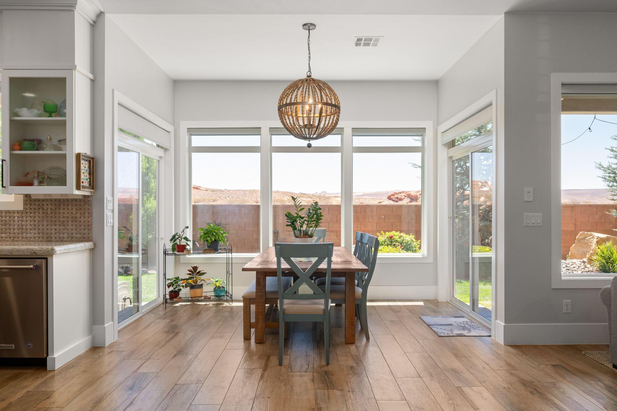 Hurricane, Utah, 84737, United States, 6 Bedrooms Bedrooms, ,6 BathroomsBathrooms,Residential,For Sale,1977381