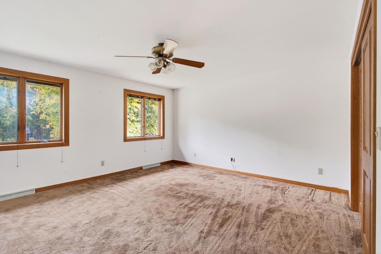 Oshkosh, Wisconsin, 54904, United States, 4 Bedrooms Bedrooms, ,3 BathroomsBathrooms,Residential,For Sale,1978045