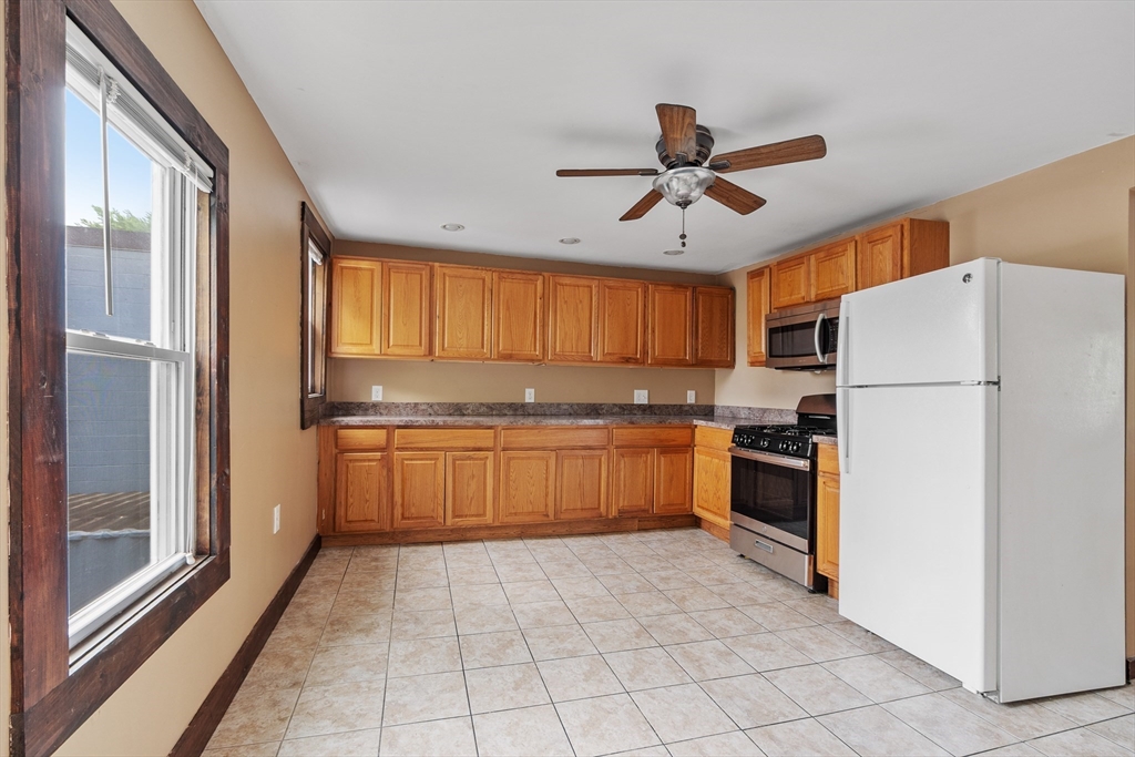 Stoneham, Massachusetts, 02180, United States, 4 Bedrooms Bedrooms, ,2 BathroomsBathrooms,Residential,For Sale,1898485