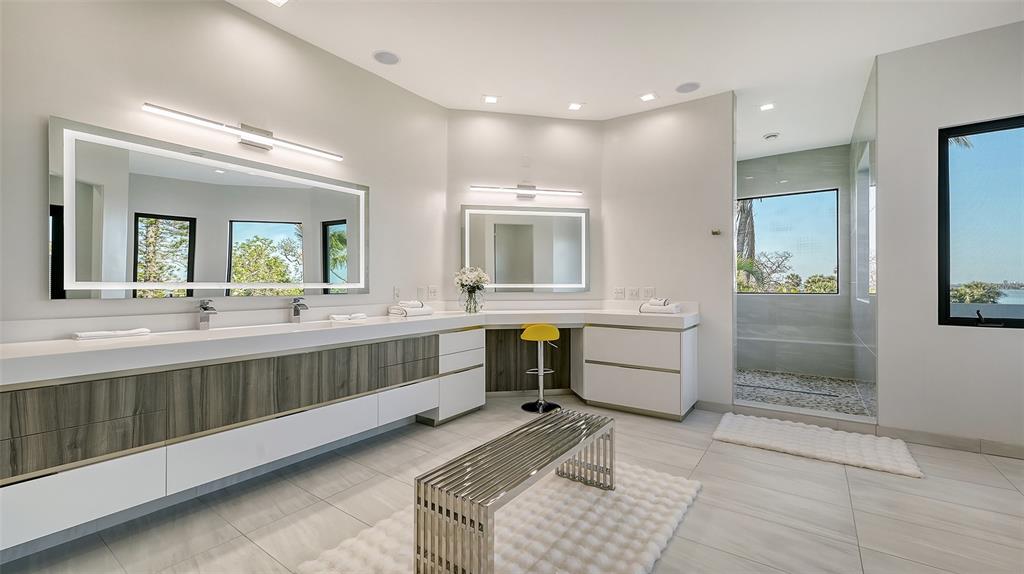 Sarasota, Florida, 34239, United States, 4 Bedrooms Bedrooms, ,7 BathroomsBathrooms,Residential,For Sale,1759750