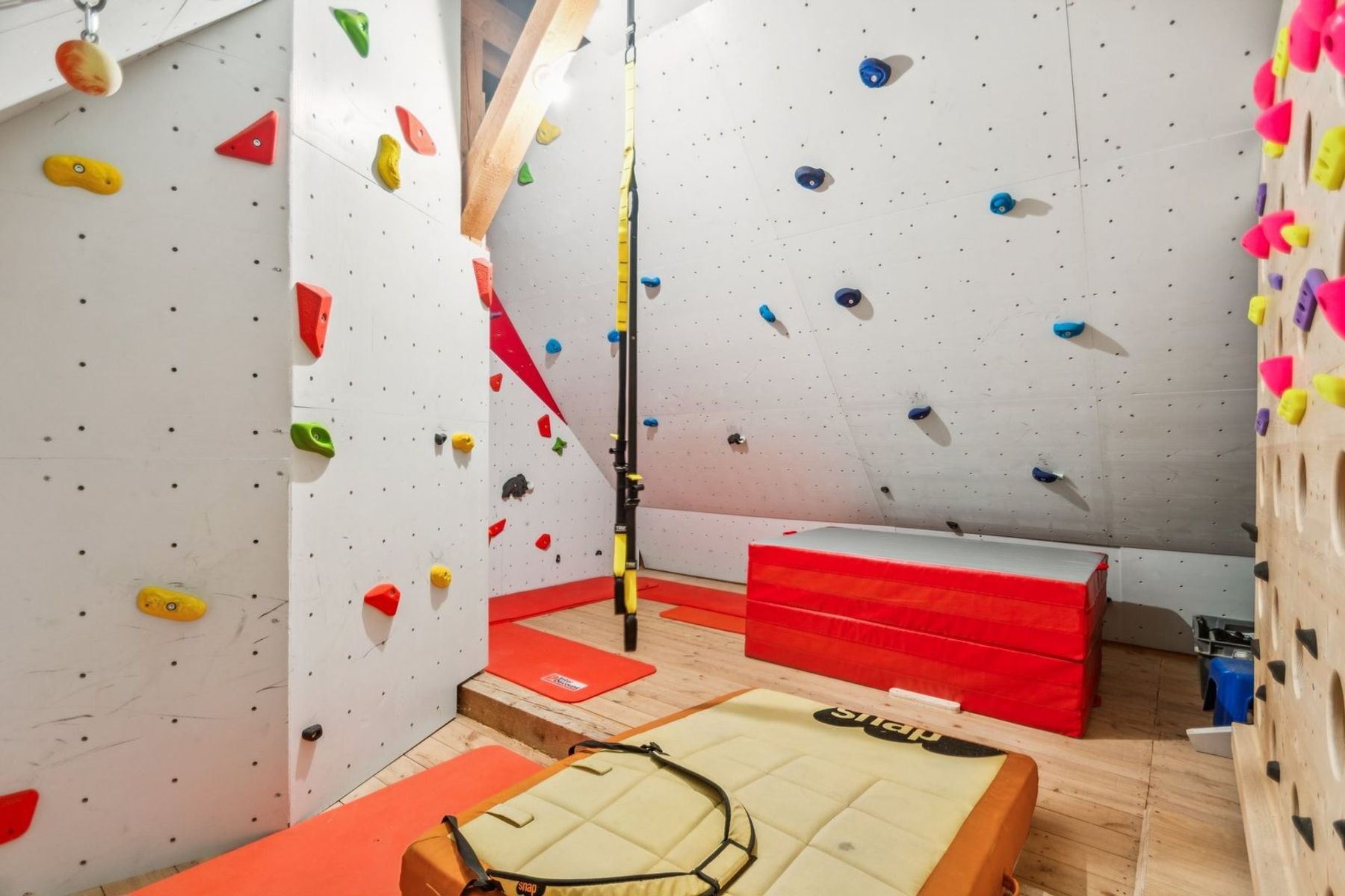  Prestigious 5.5-room duplex ?Pieds dans l