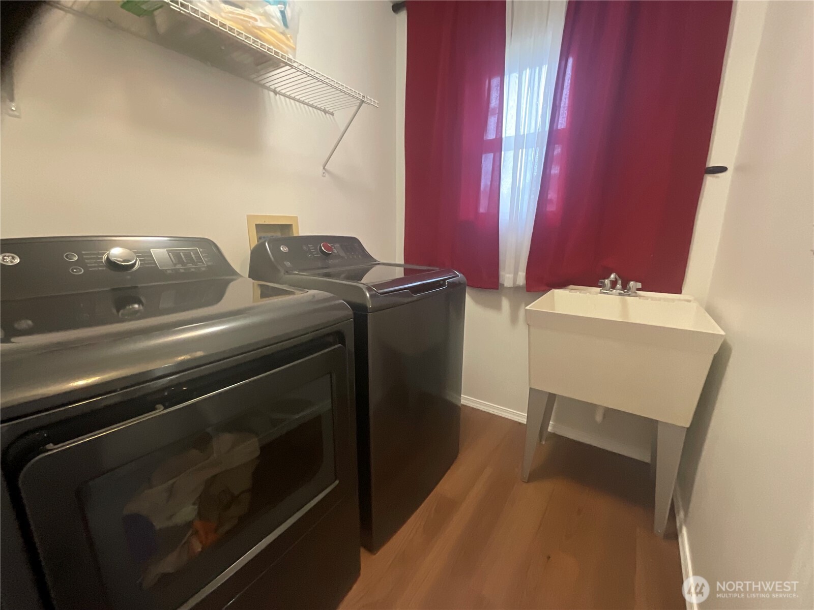 Oak Harbor, Washington, 98277, United States, 3 Bedrooms Bedrooms, ,2 BathroomsBathrooms,Residential,For Sale,2003169