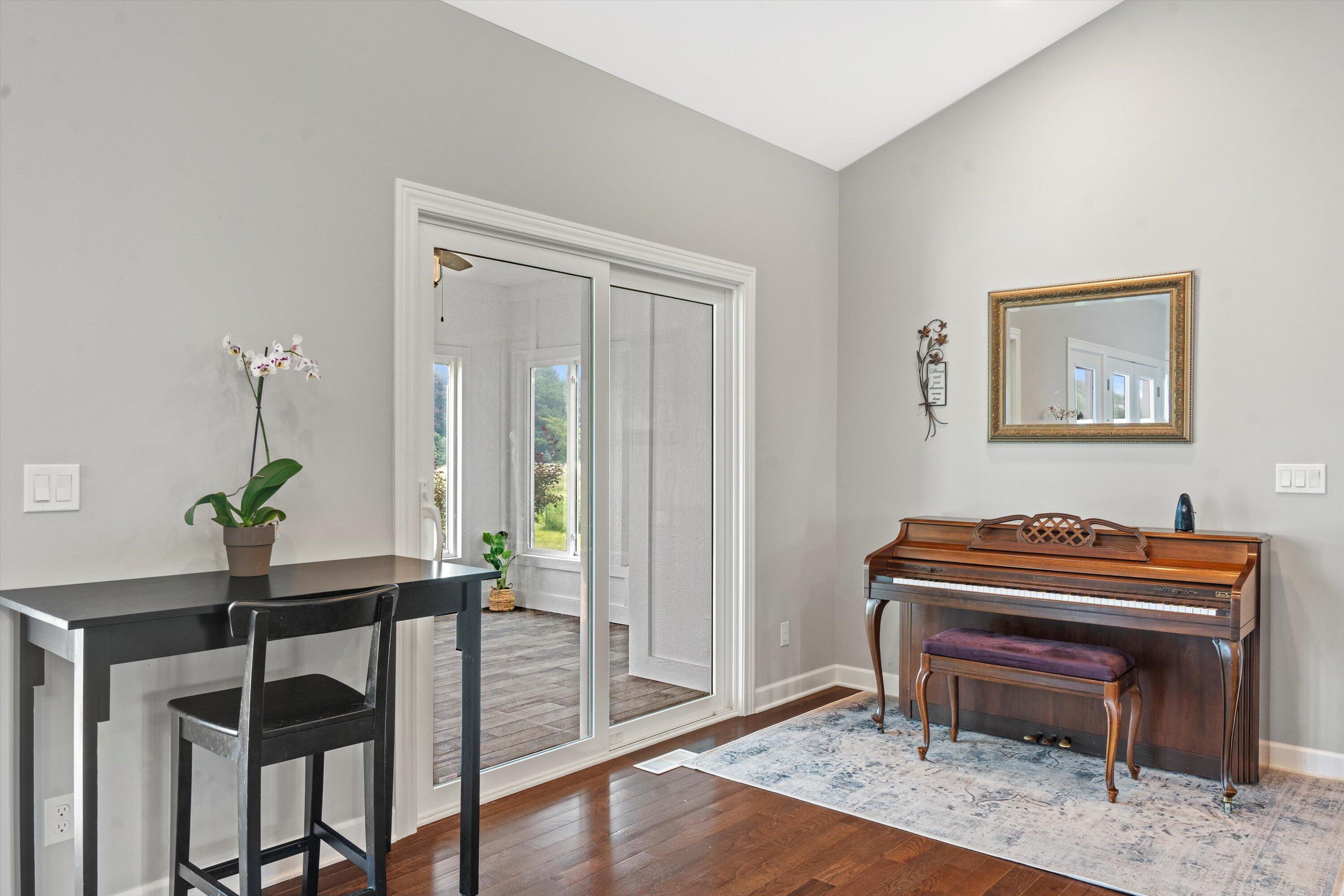 Bloomfield, Wisconsin, 53147, United States, 5 Bedrooms Bedrooms, ,3 BathroomsBathrooms,Residential,For Sale,1921596