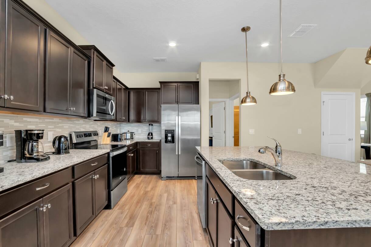 Davenport, Florida, 33897, United States, 5 Bedrooms Bedrooms, ,4 BathroomsBathrooms,Residential,For Sale,1975950