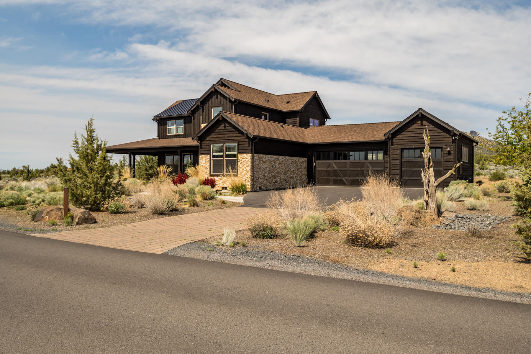 Powell Butte, Oregon, 97753, United States, 4 Bedrooms Bedrooms, ,3 BathroomsBathrooms,Residential,For Sale,1827363