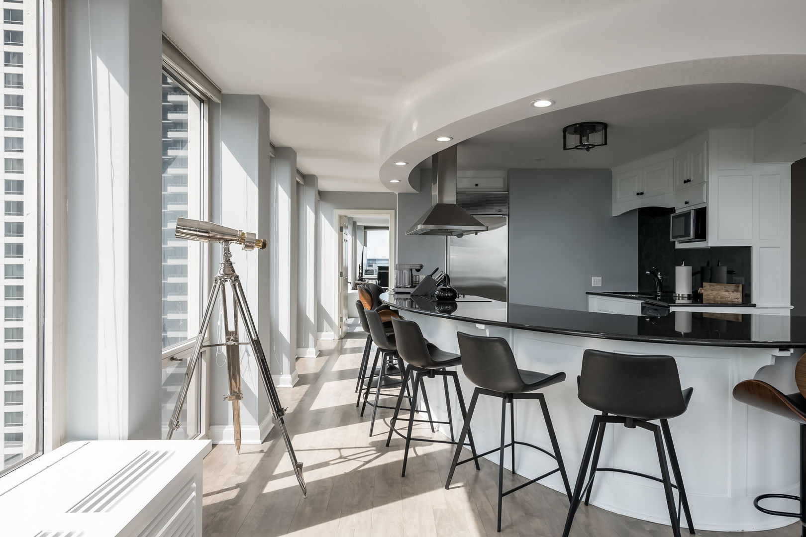 Chicago, Illinois, 60611, United States, 2 Bedrooms Bedrooms, ,2 BathroomsBathrooms,Residential,For Sale,1986220