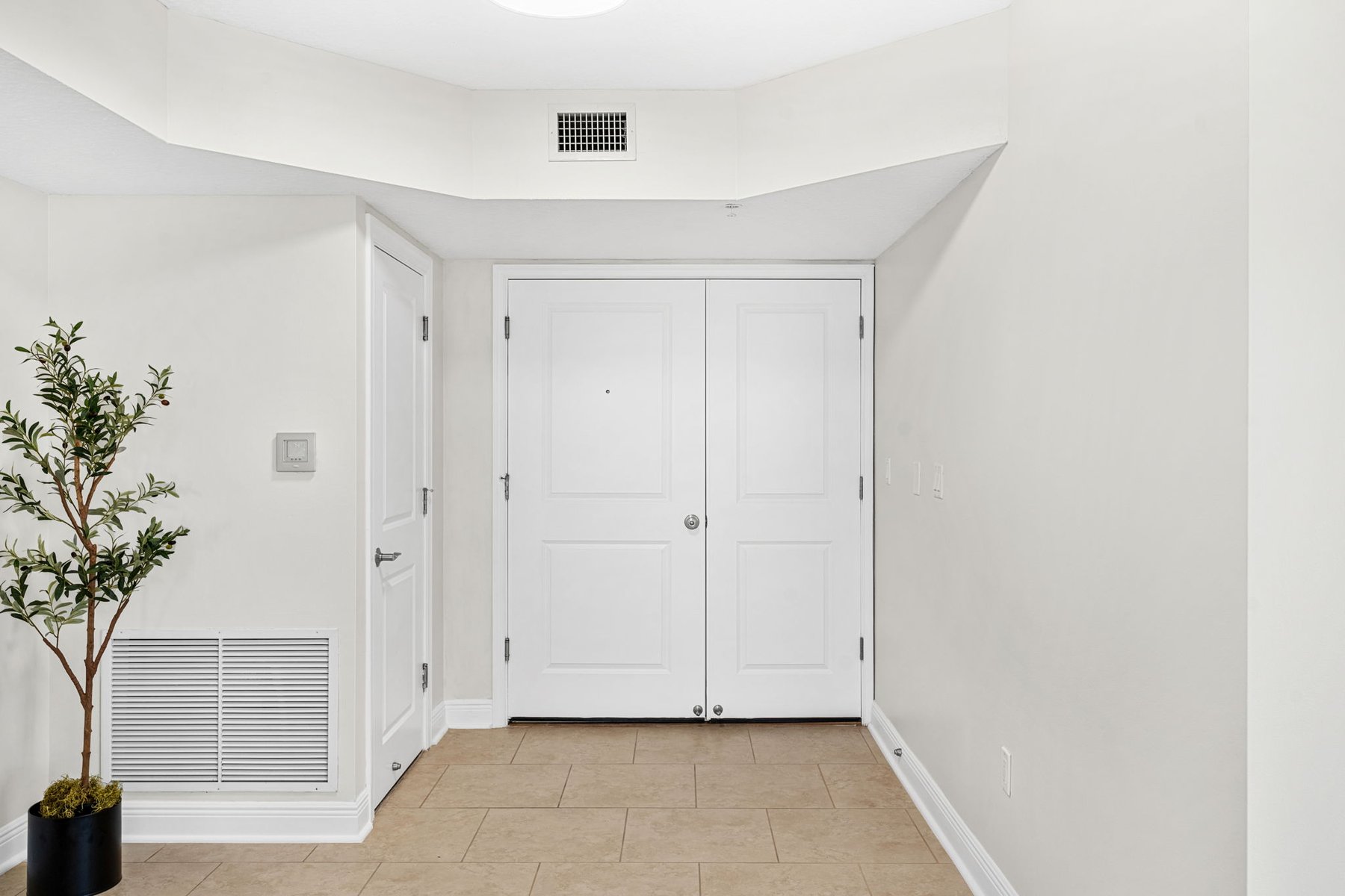  410 Hayes Avenue, #402, Cocoa Beach, FL, 32931 - 物件實景