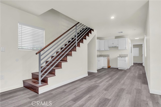 Los Angeles, California, 90062, United States, 5 Bedrooms Bedrooms, ,Residential,For Sale,1975907