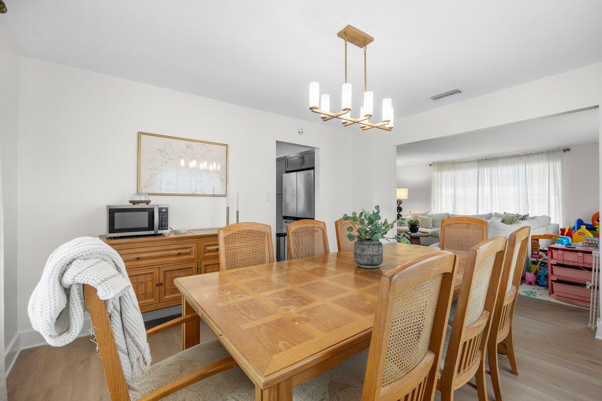 Fort Walton Beach, Florida, 32547, United States, 5 Bedrooms Bedrooms, ,3 BathroomsBathrooms,Residential,For Sale,1877418