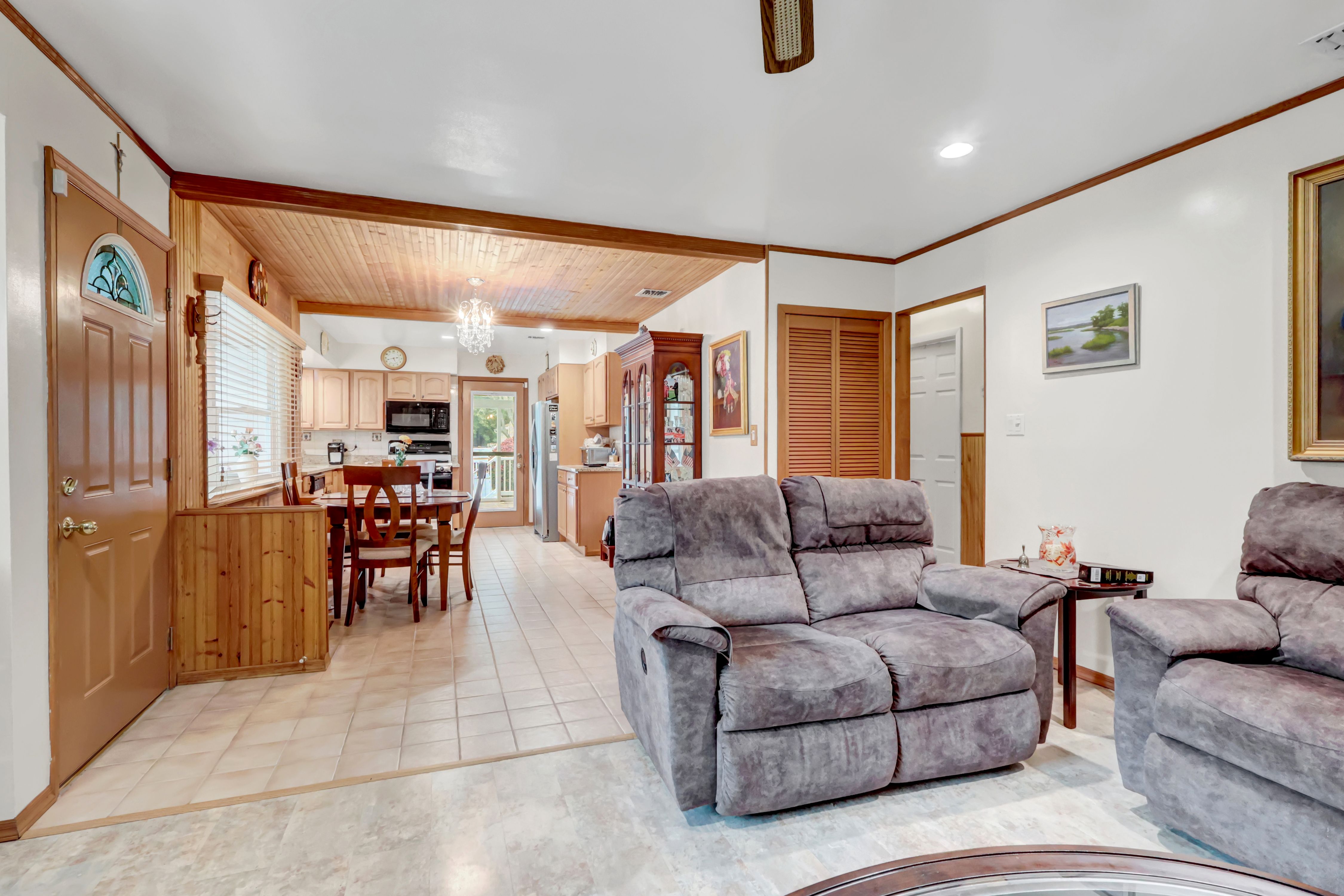 Selden, New York, 11784, United States, 2 Bedrooms Bedrooms, ,1 BathroomBathrooms,Residential,For Sale,1976692