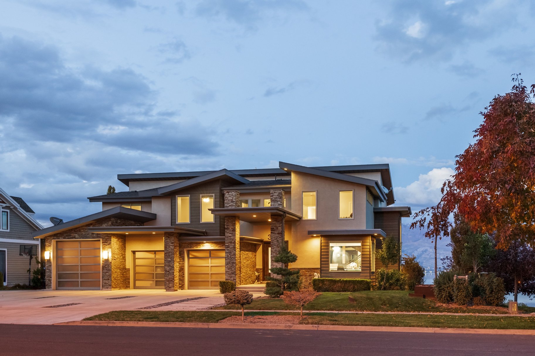  Modern Lakefront Retreat with Breathtaking Lake and Mountain Views - 物件實景