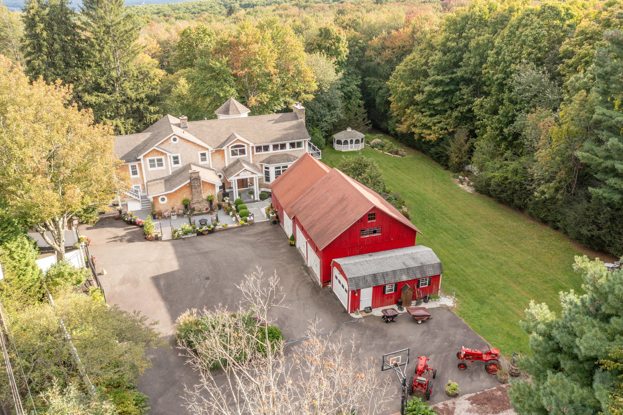 695 Spindle Hill Road - 物件實景