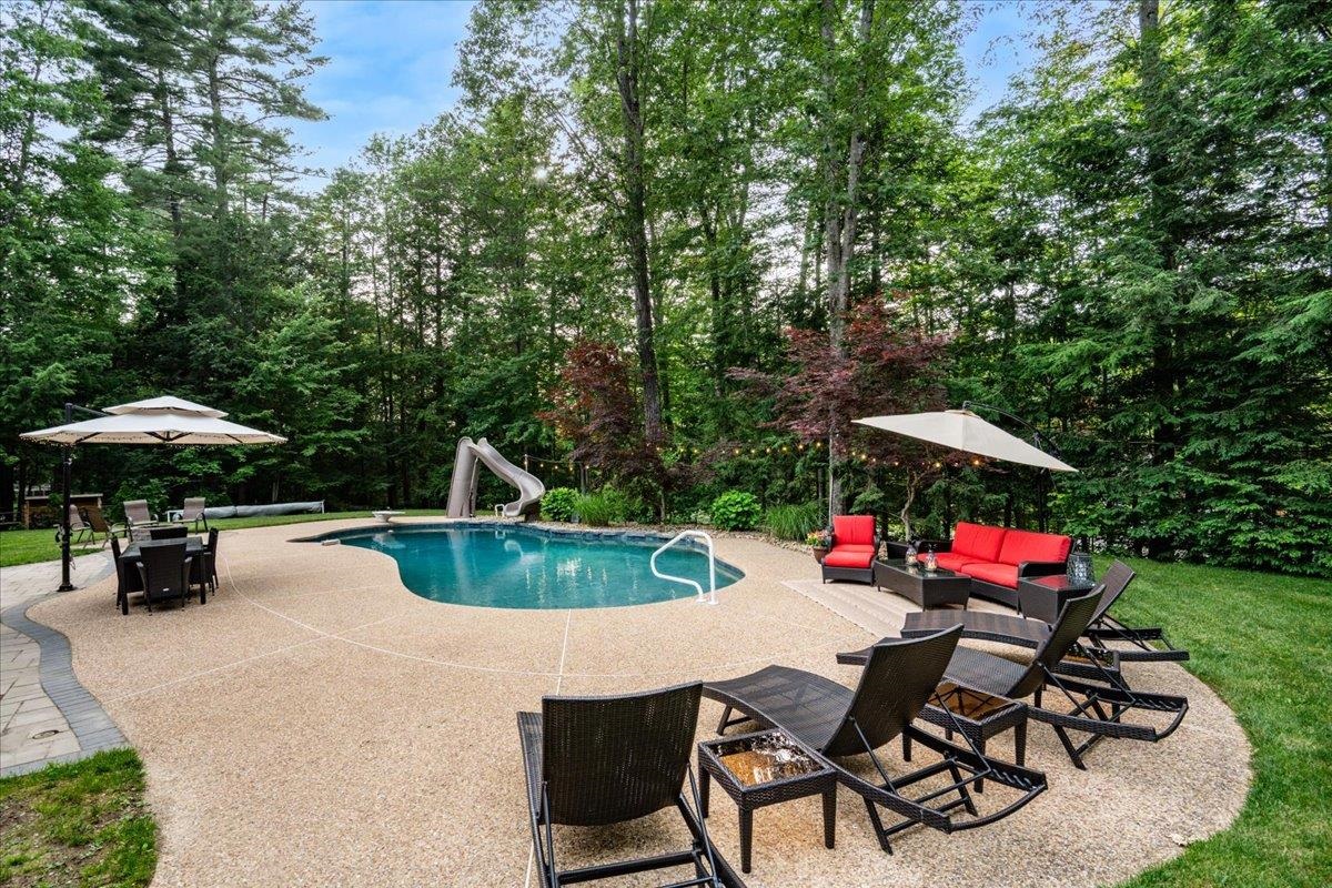Bedford, New Hampshire, 03110, United States, 4 Bedrooms Bedrooms, ,5 BathroomsBathrooms,Residential,For Sale,1865787