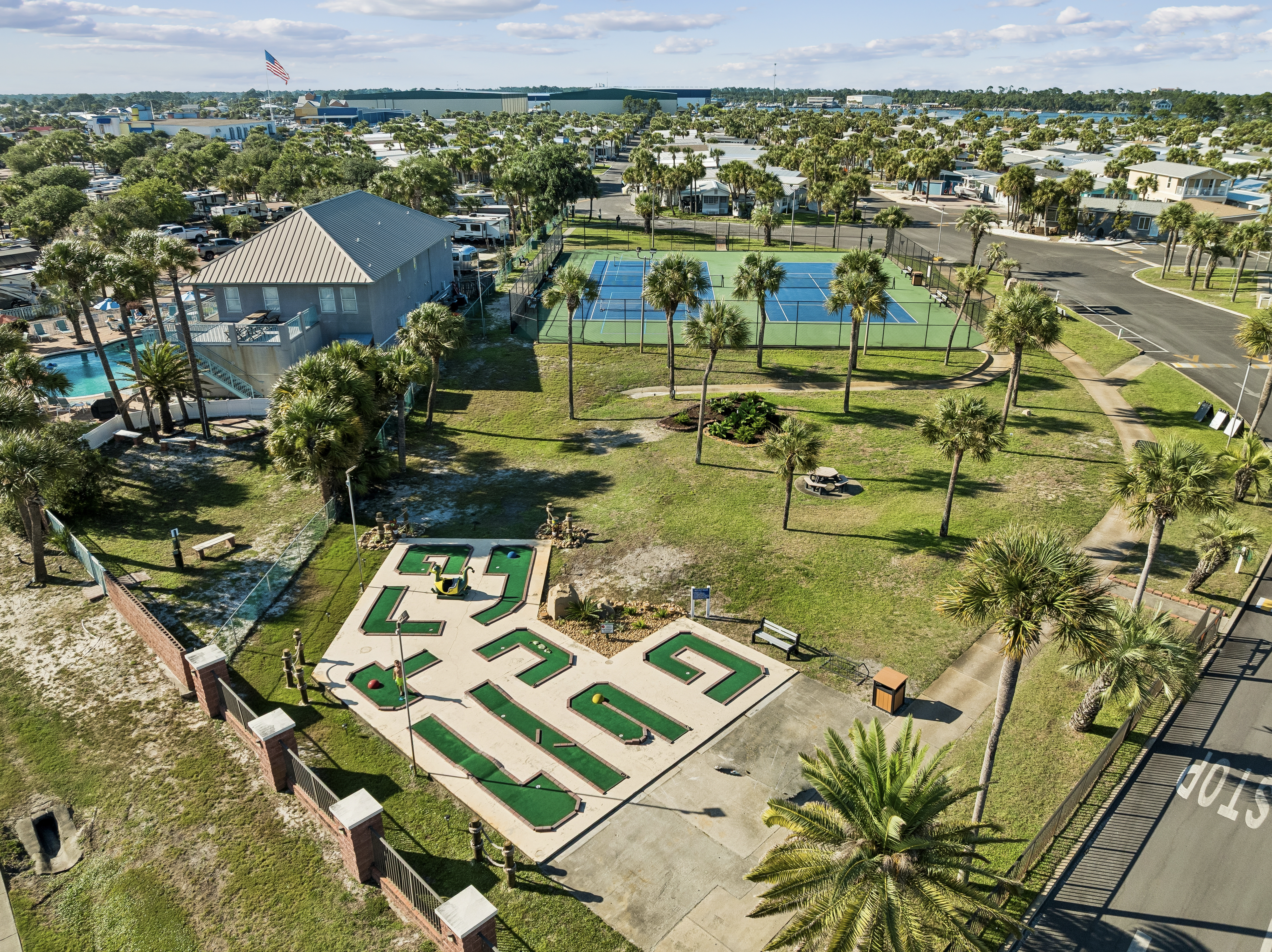  Turnkey Coastal Cottage With Resort Amenities In Gated Waterfront Community - 物件實景