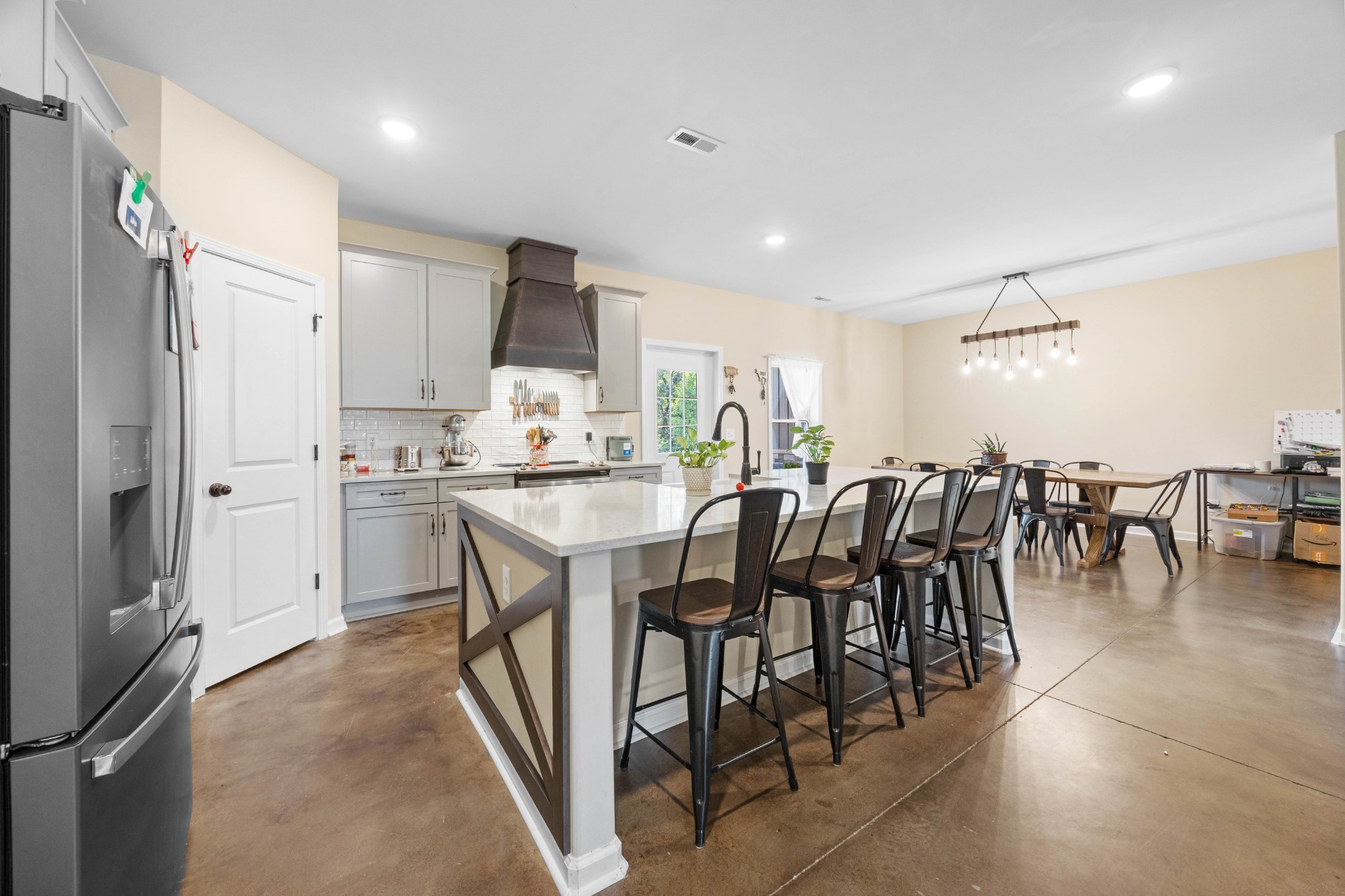 Indian Mound, Tennessee, 37079, United States, 3 Bedrooms Bedrooms, ,2 BathroomsBathrooms,Residential,For Sale,1866881