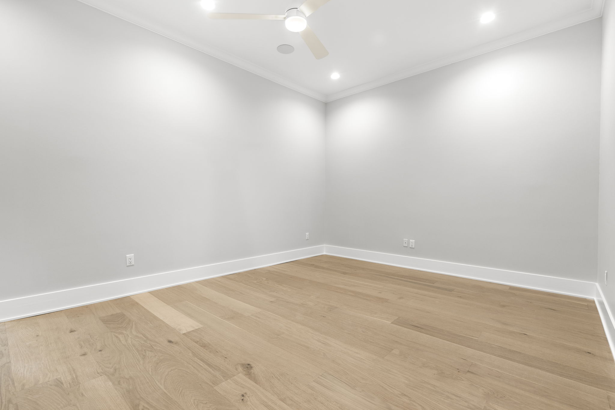 Tampa, Florida, 33609, United States, 3 Bedrooms Bedrooms, ,4 BathroomsBathrooms,Residential,For Sale,1900707
