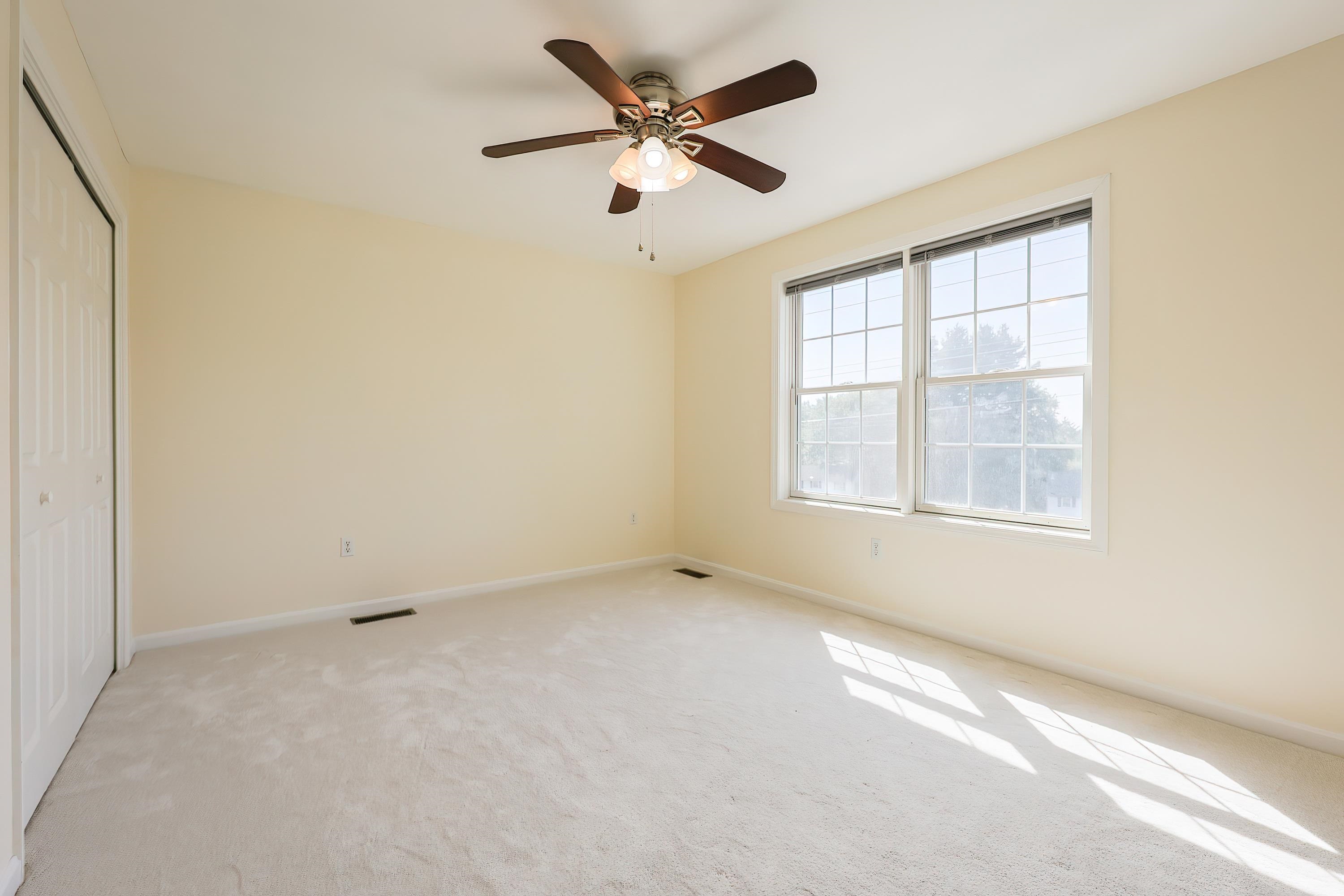 Derry, New Hampshire, 03038, United States, 3 Bedrooms Bedrooms, ,2 BathroomsBathrooms,Residential,For Sale,1926194