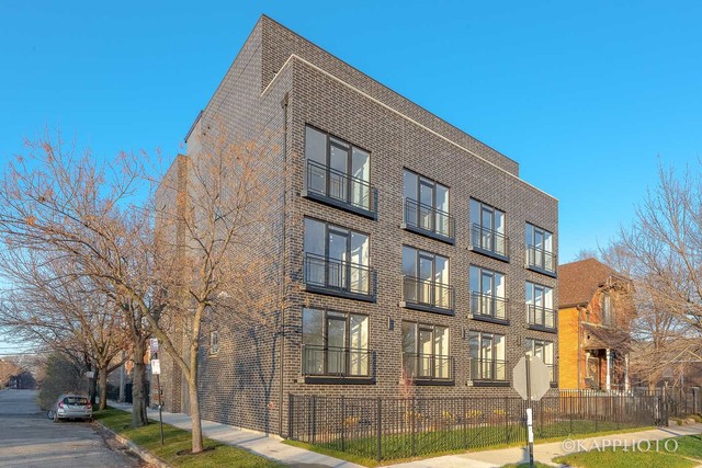 Chicago, Illinois, 60612, United States, 3 Bedrooms Bedrooms, ,2 BathroomsBathrooms,Residential,For Sale,1881356