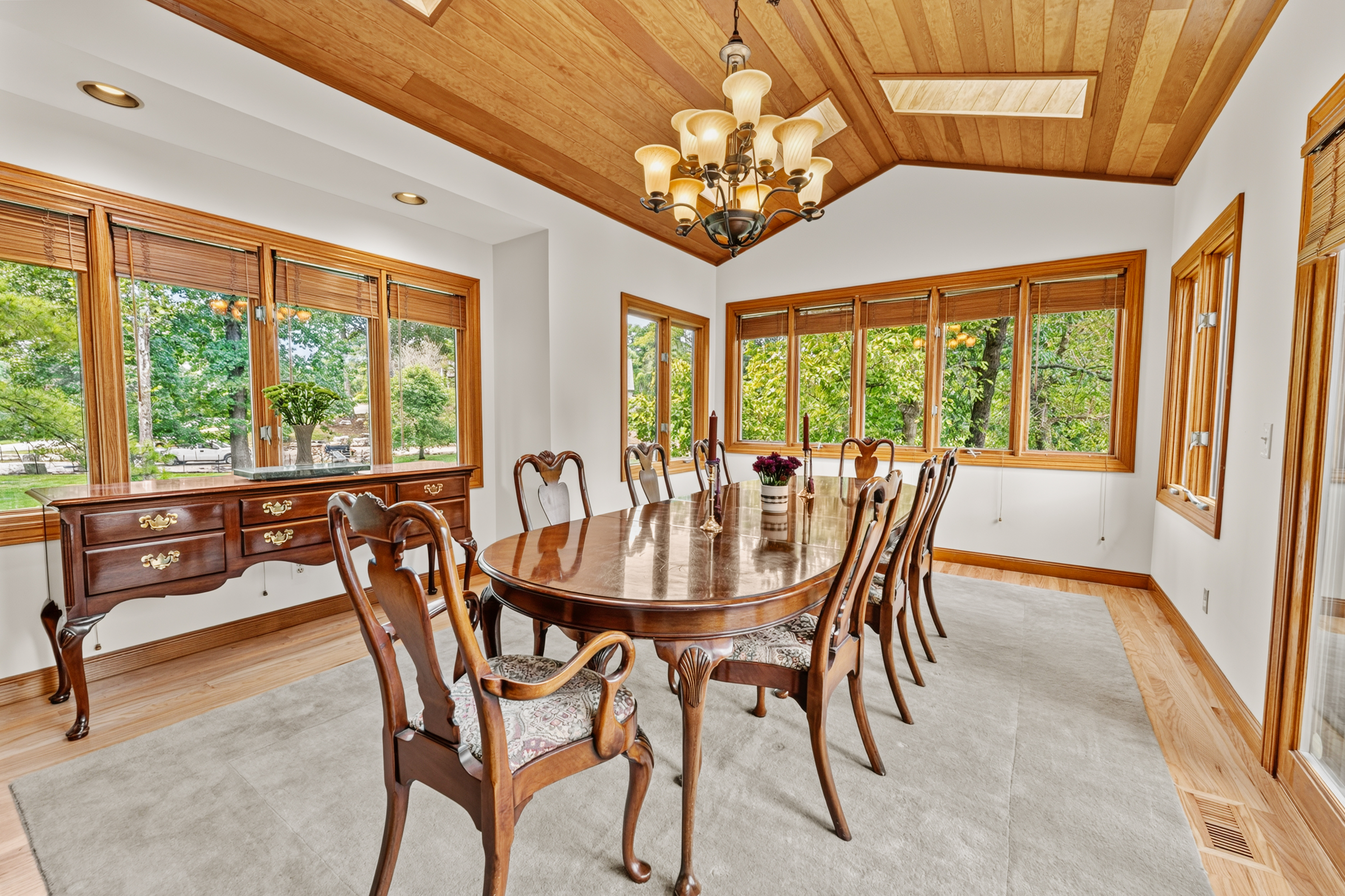  Light-Filled Contemporary on 2.35 Acres in Ladue - 物件實景