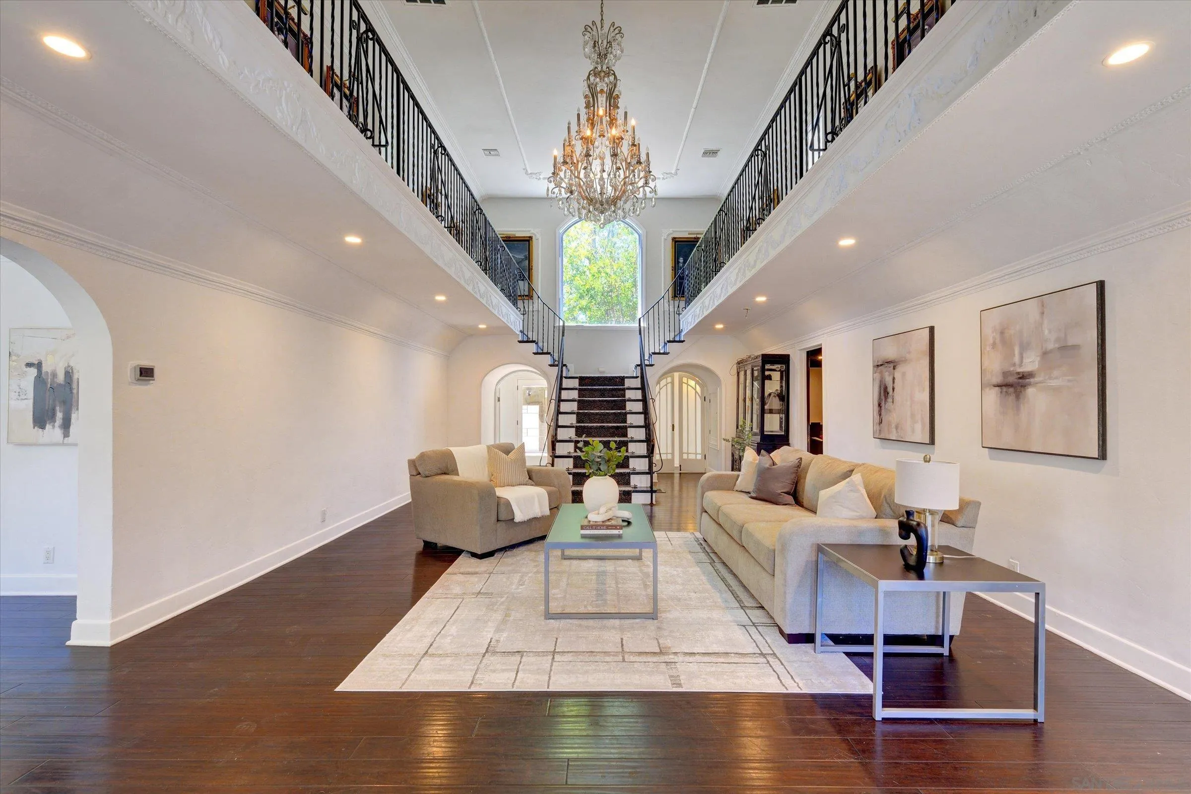 Los Angeles, California, 90027, United States, 4 Bedrooms Bedrooms, ,4 BathroomsBathrooms,Residential,For Sale,1924744