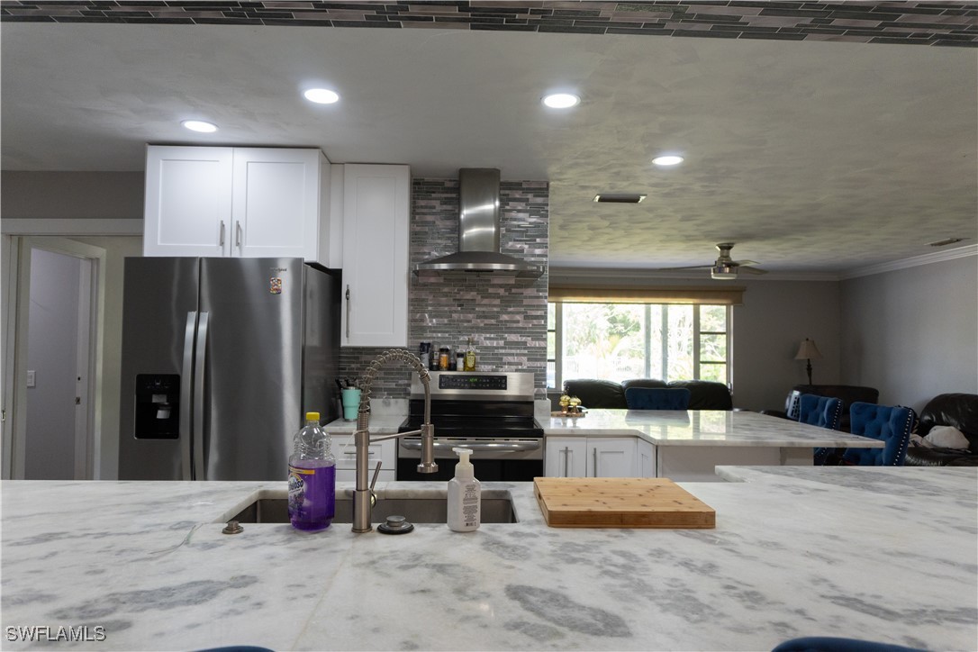 Fort Myers, Florida, 33916, United States, 4 Bedrooms Bedrooms, ,5 BathroomsBathrooms,Residential,For Sale,1975141