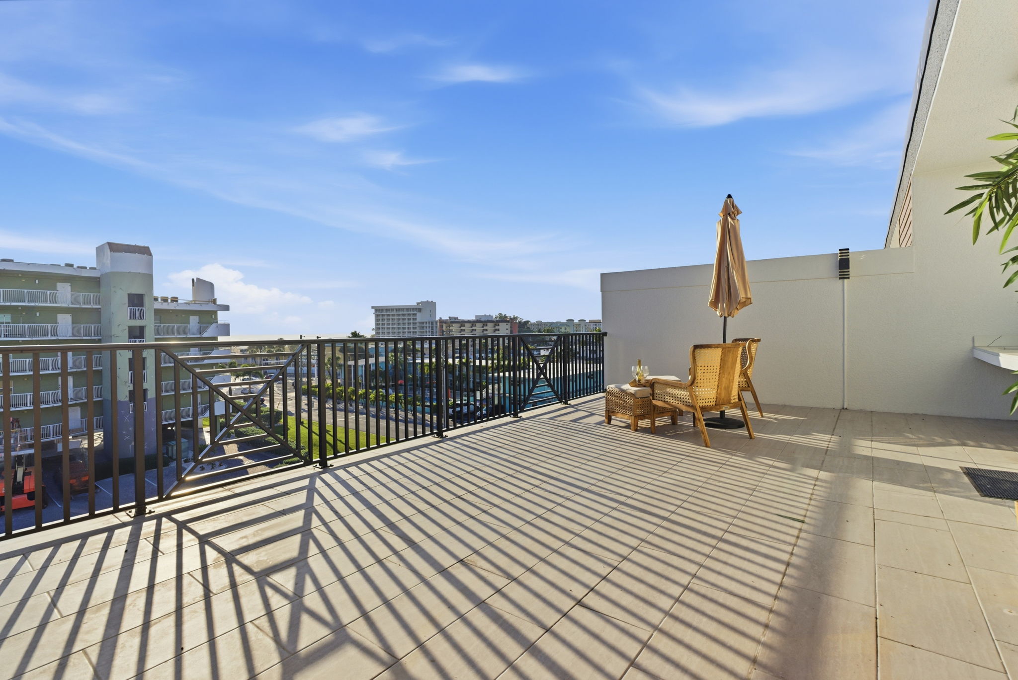 Treasure Island, Florida, 33706, United States, 5 Bedrooms Bedrooms, ,4 BathroomsBathrooms,Residential,For Sale,1887391