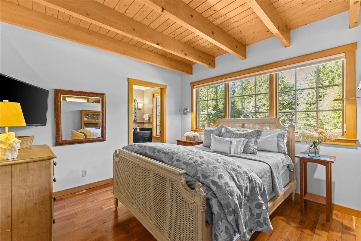 Stowe, Vermont, 05672, United States, 4 Bedrooms Bedrooms, ,3 BathroomsBathrooms,Residential,For Sale,1939915