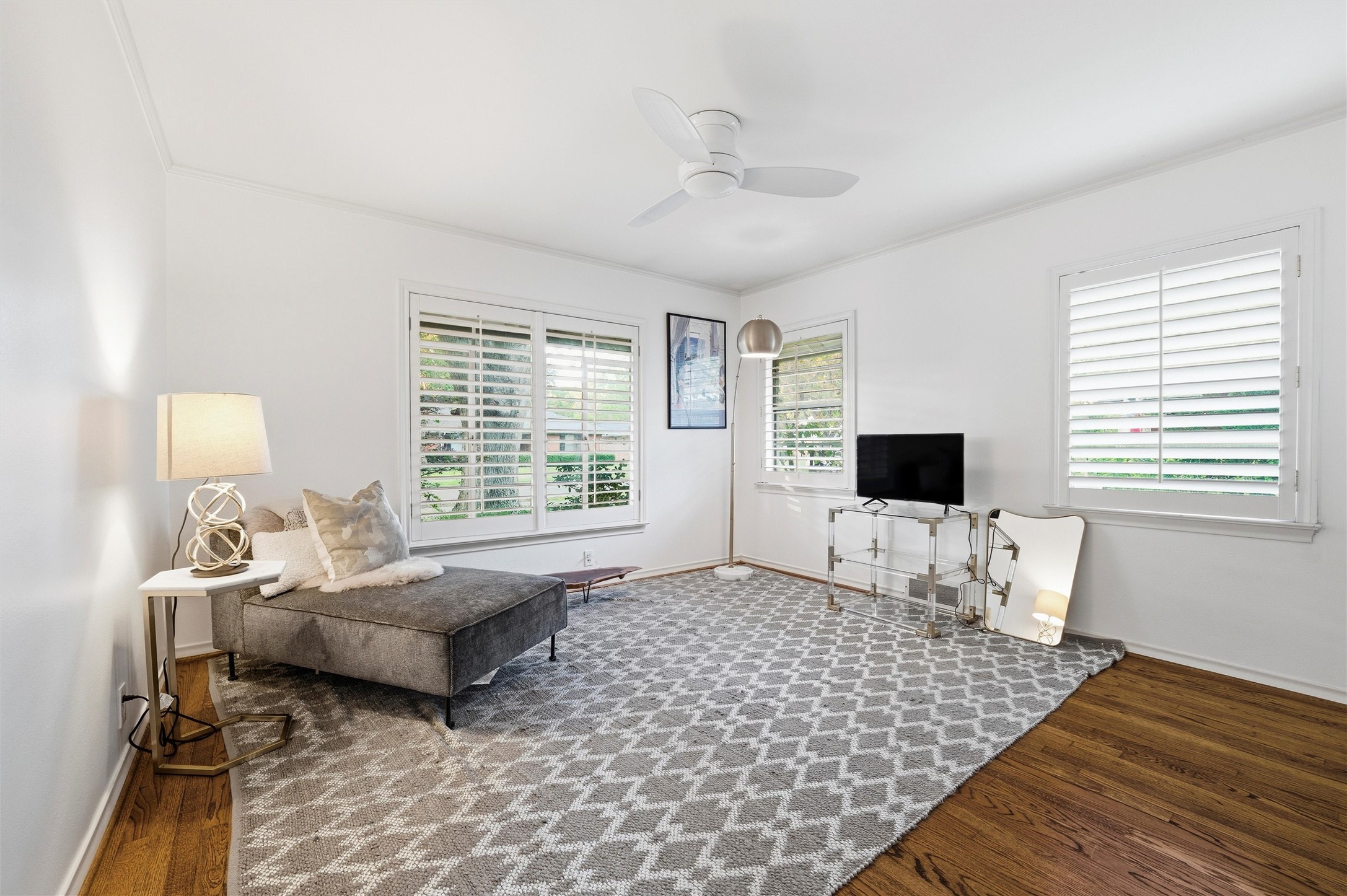 Dallas, Texas, 75214, United States, 3 Bedrooms Bedrooms, ,2 BathroomsBathrooms,Residential,For Sale,1989303