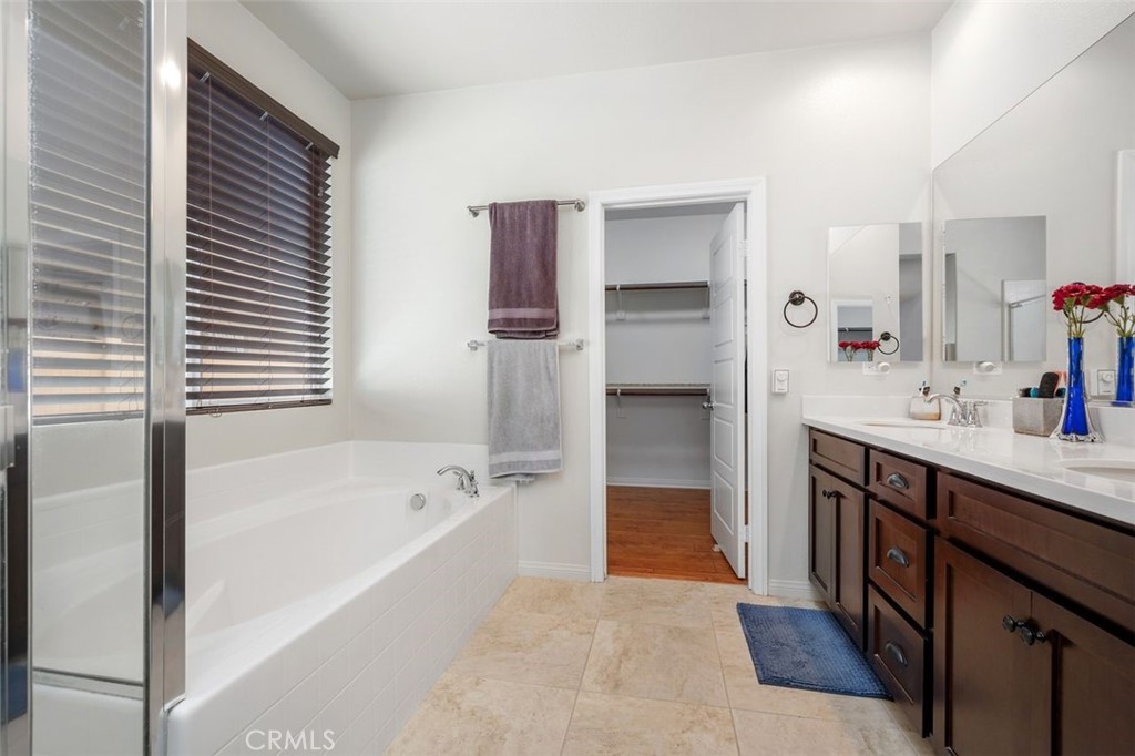 Murrieta, California, 92563, United States, 4 Bedrooms Bedrooms, ,2 BathroomsBathrooms,Residential,For Sale,2002097