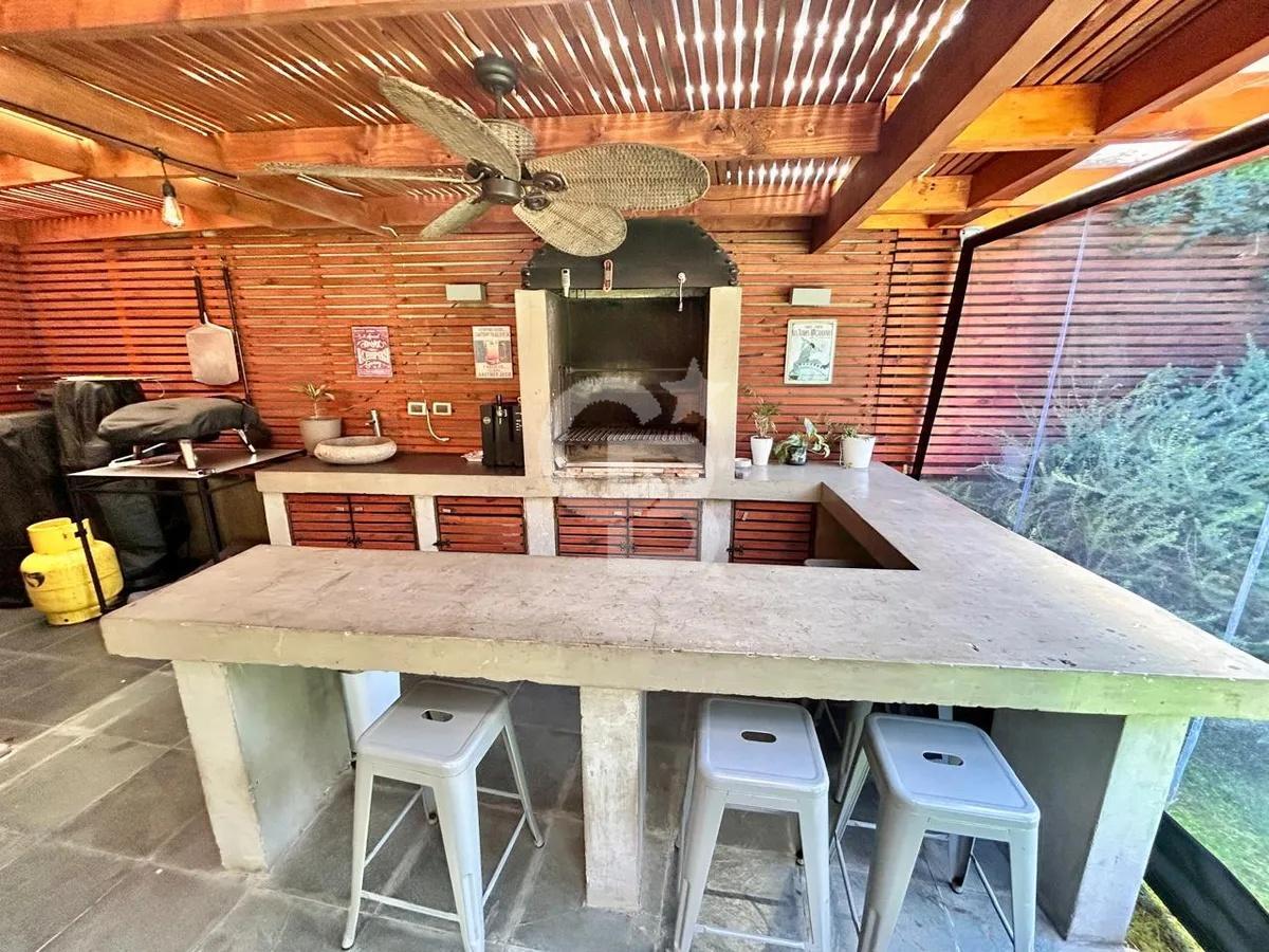 Lo Barnechea, Chile, 5 Bedrooms Bedrooms, ,5 BathroomsBathrooms,Residential,For Sale,1986478