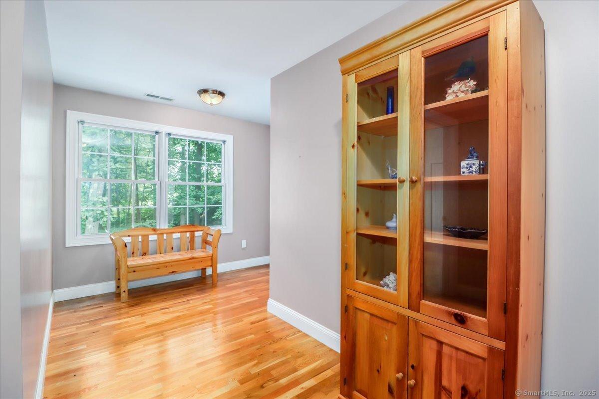 Shelton, Connecticut, 06484, United States, 5 Bedrooms Bedrooms, ,4 BathroomsBathrooms,Residential,For Sale,1943251
