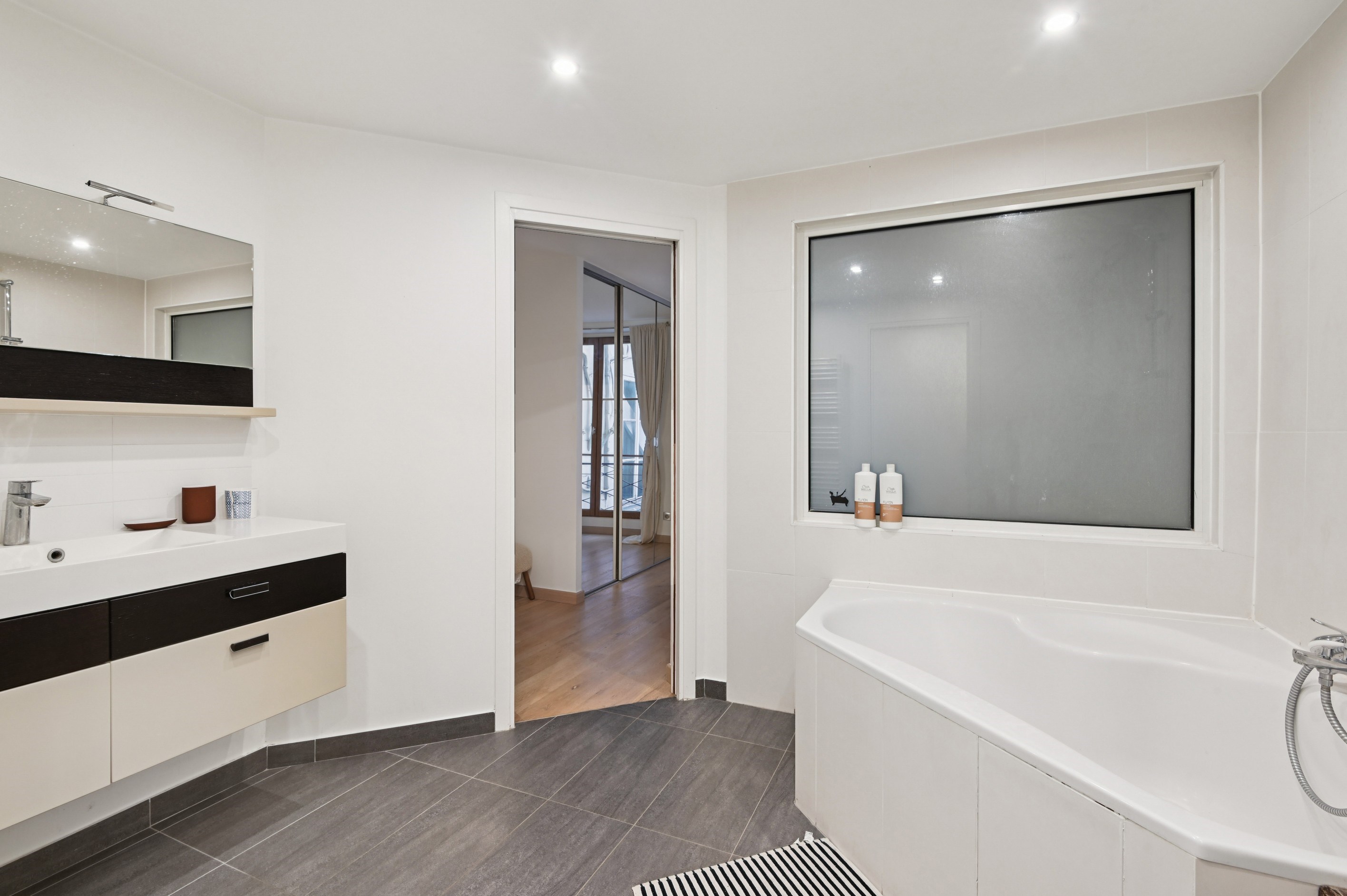  Paris 2nd. 110 sq.m apartment with two bedrooms in good condition - 物件實景