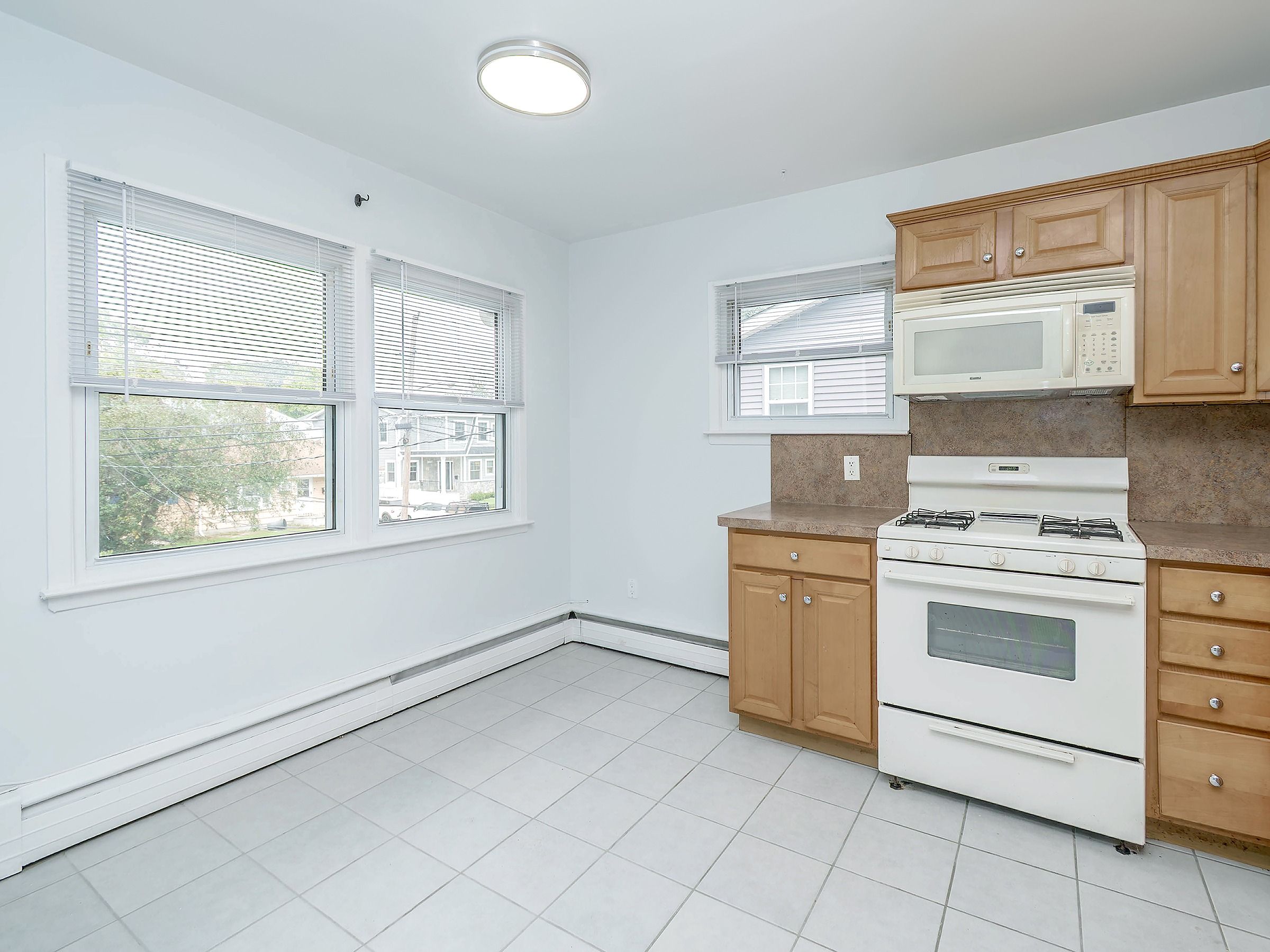  44 Corchaug Avenue, Port Washington, NY, 11050 - 物件實景