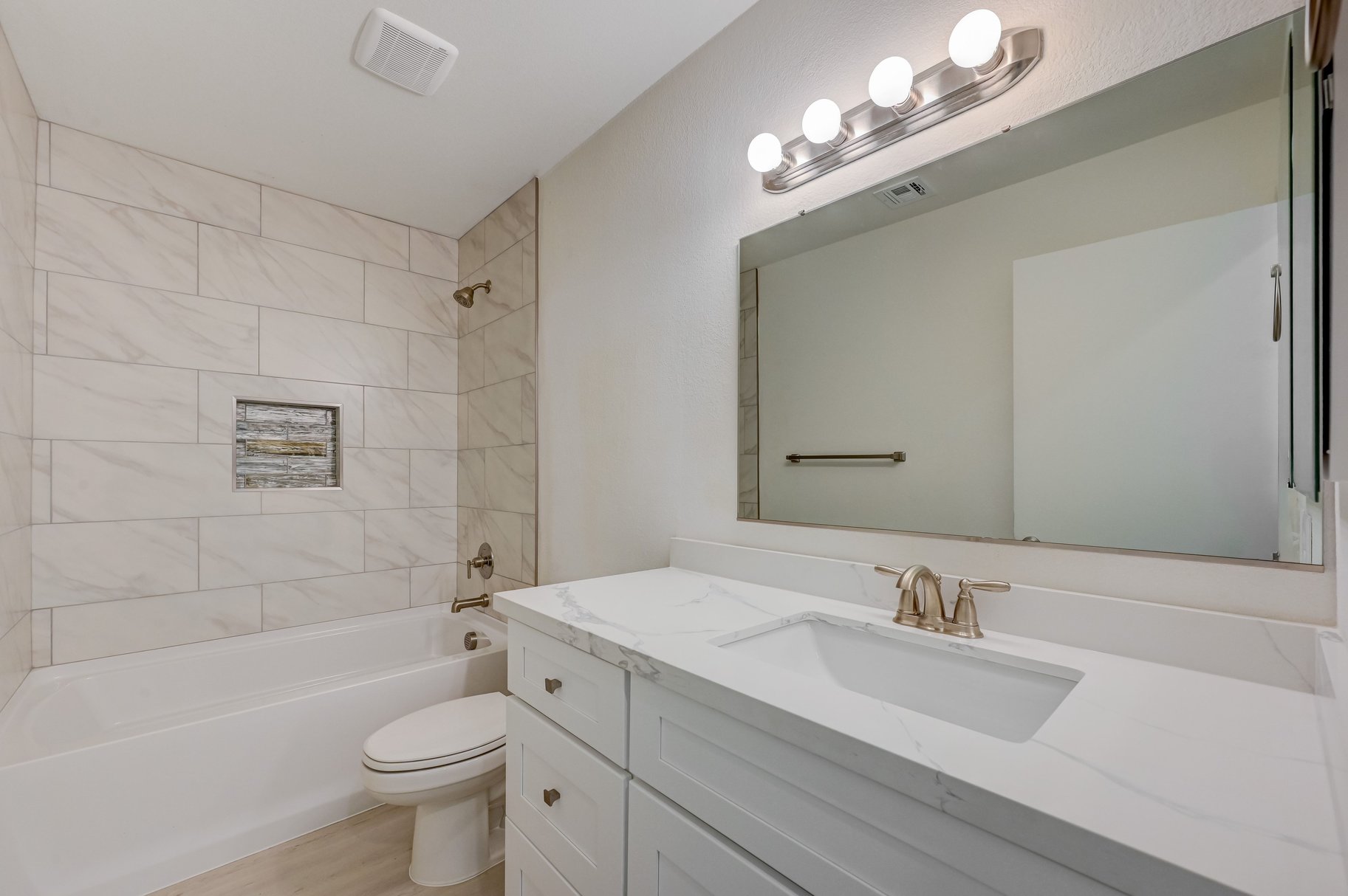  Newly Updated 3 Bed 2 Bath - 物件實景