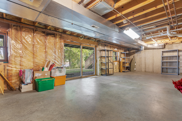 McHenry, Illinois, 60051, United States, 5 Bedrooms Bedrooms, ,3 BathroomsBathrooms,Residential,For Sale,1975629