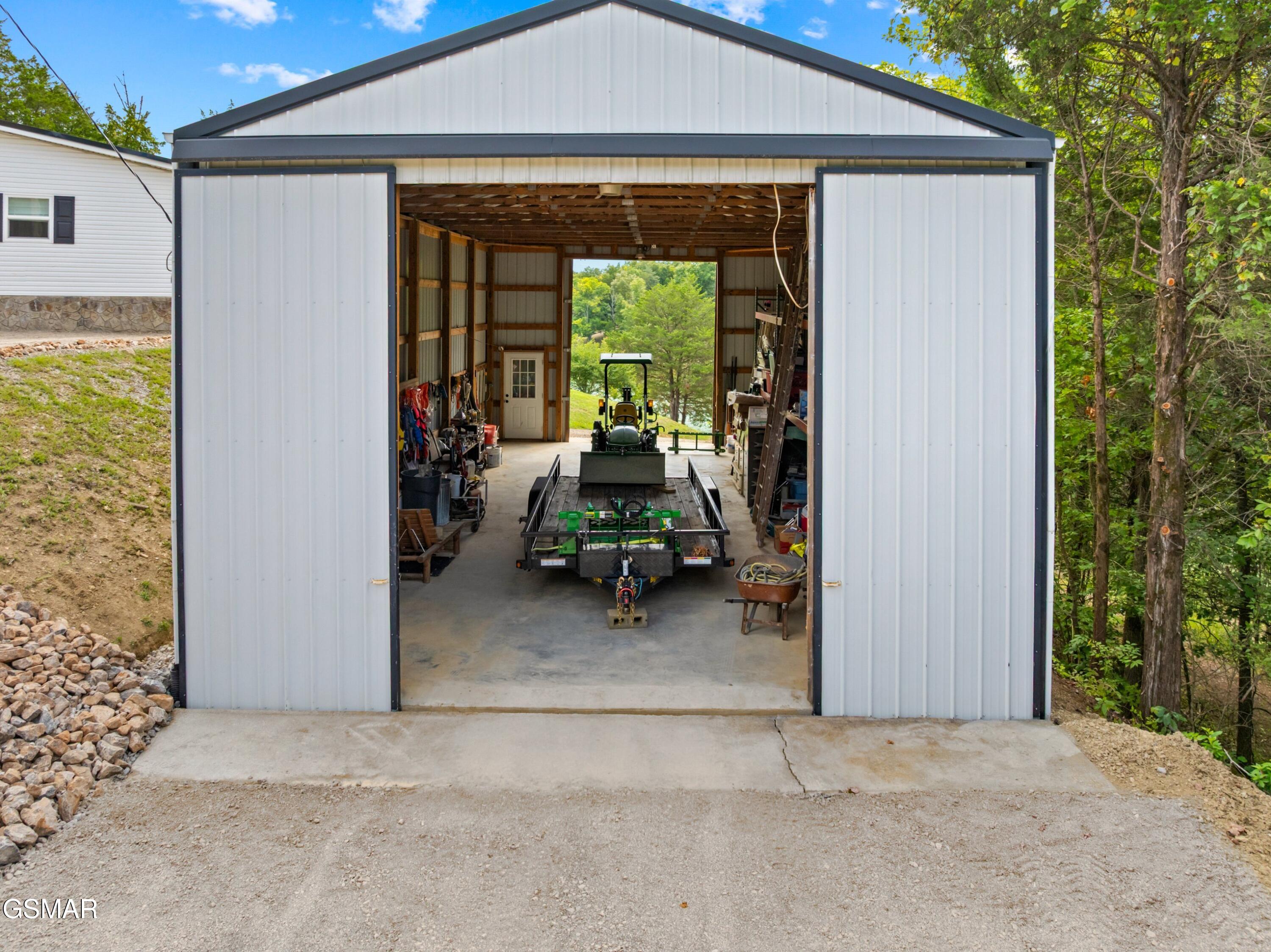 Dandridge, Tennessee, 37725, United States, 3 Bedrooms Bedrooms, ,2 BathroomsBathrooms,Residential,For Sale,1982636