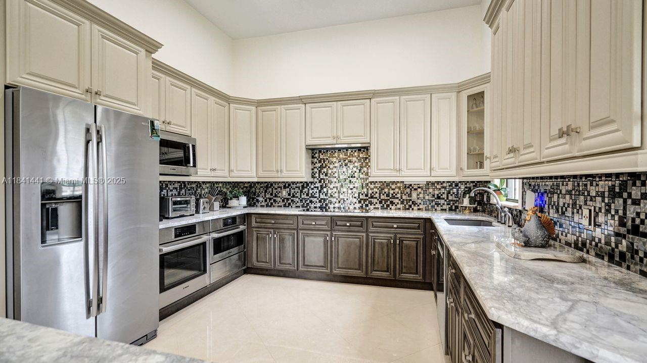 Davie, Florida, 33330, United States, 5 Bedrooms Bedrooms, ,5 BathroomsBathrooms,Residential,For Sale,1896833