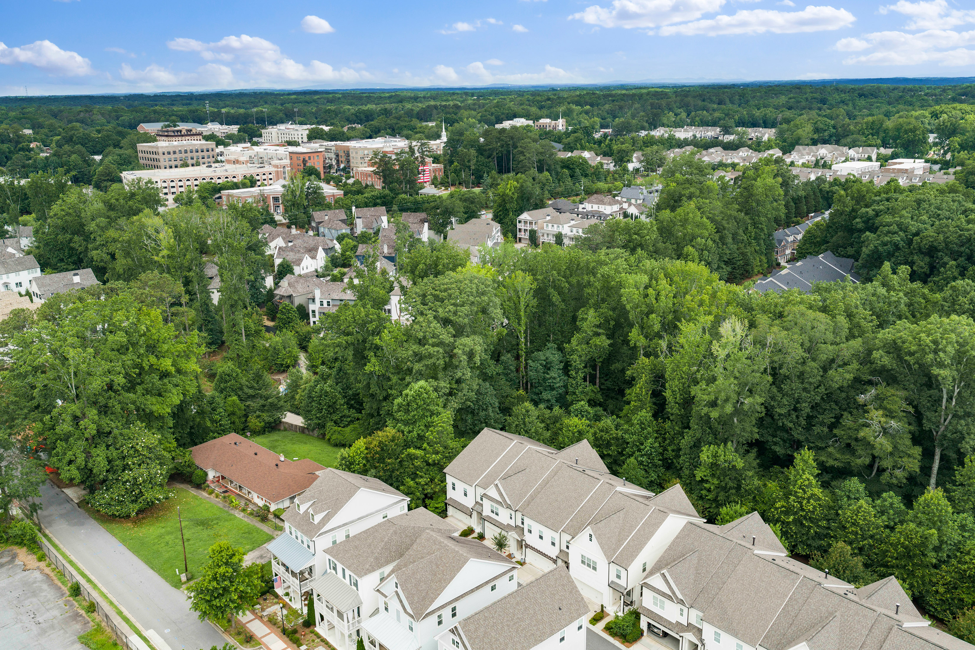  Ideally Positioned in Midwick, One of Alpharetta