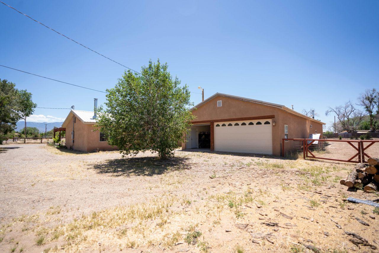 Los Ranchos, New Mexico, 87114, United States, 4 Bedrooms Bedrooms, ,5 BathroomsBathrooms,Residential,For Sale,1720943