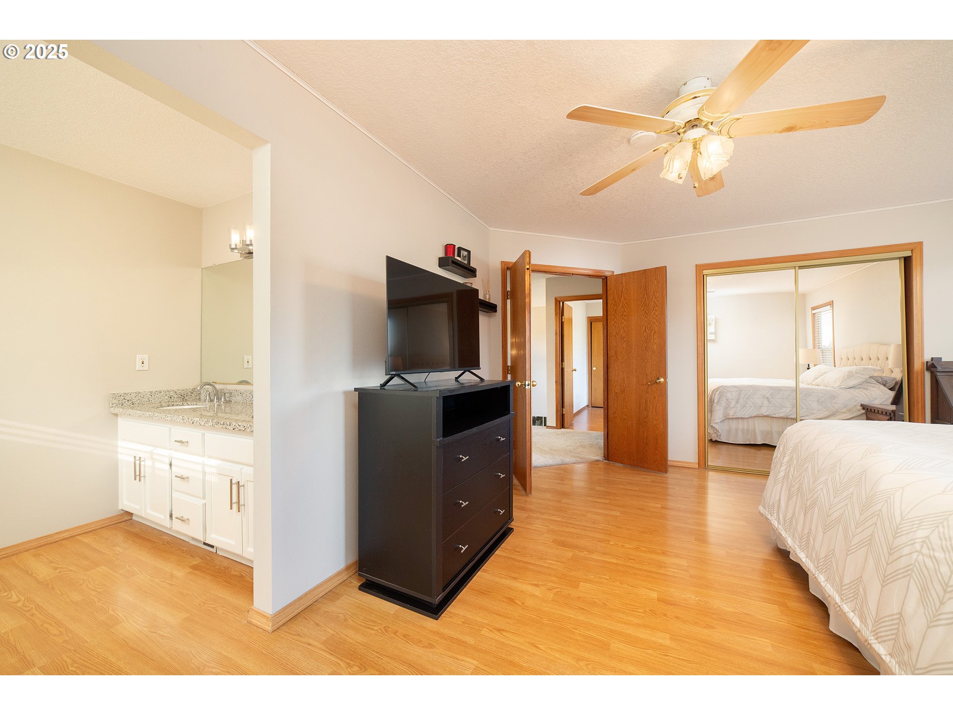 Clackamas, Oregon, 97015, United States, 3 Bedrooms Bedrooms, ,2 BathroomsBathrooms,Residential,For Sale,1868784