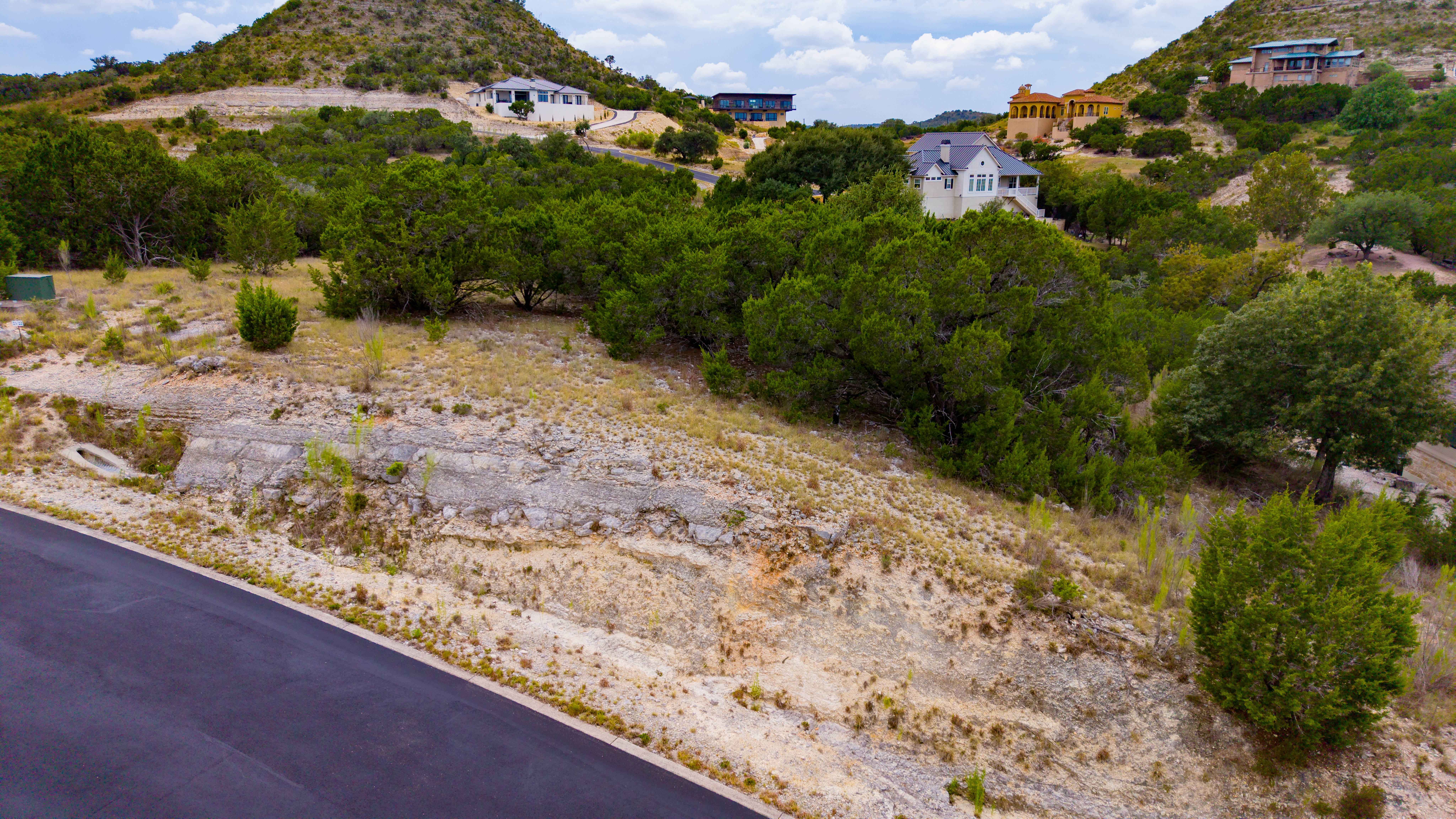  Expansive Lake and Hill Country Views - 物件實景