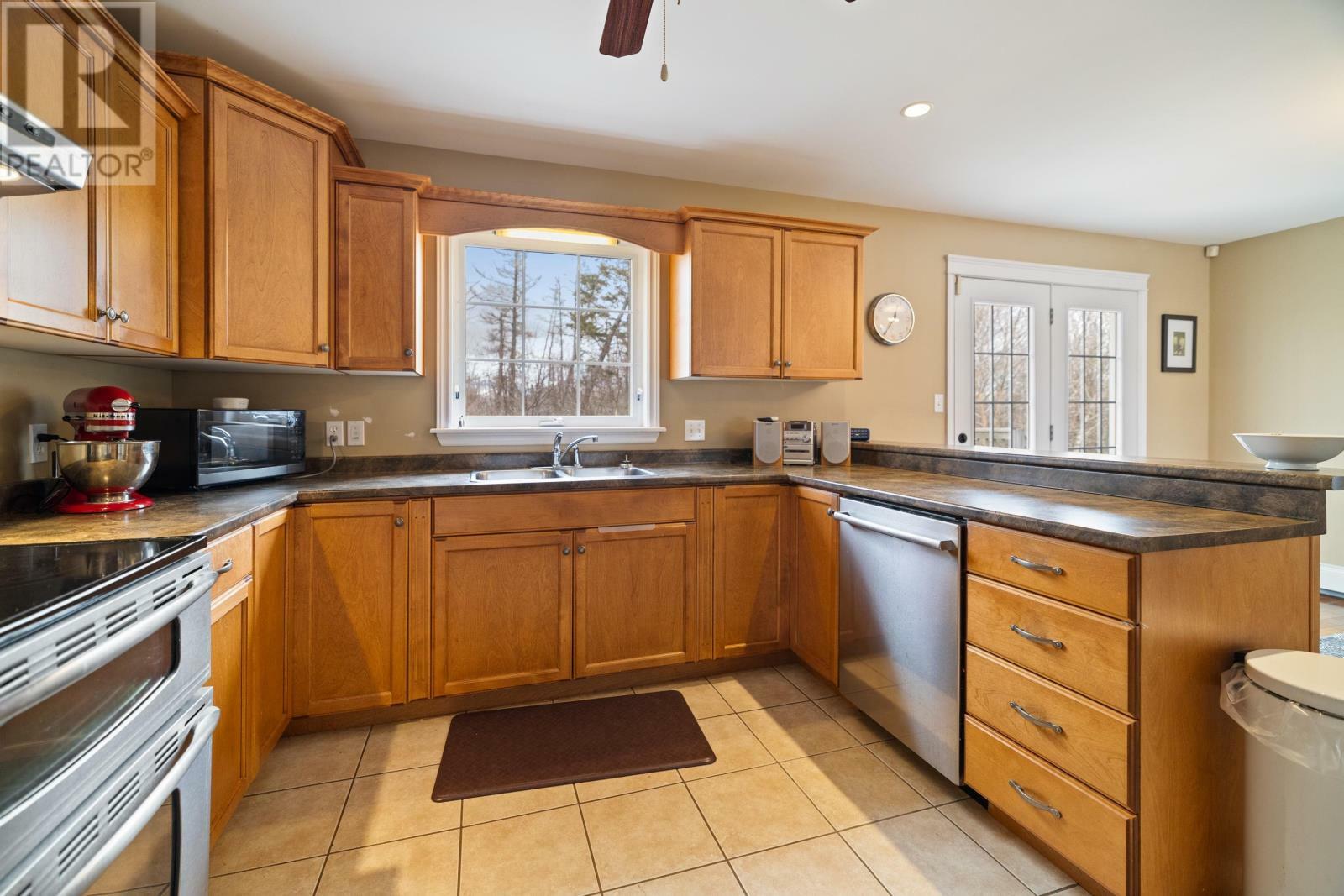 WEST ROYALTY, Prince Edward Island, C1E 2M3, CA, 4 Bedrooms Bedrooms, ,2 BathroomsBathrooms,Residential,For Sale,1874083