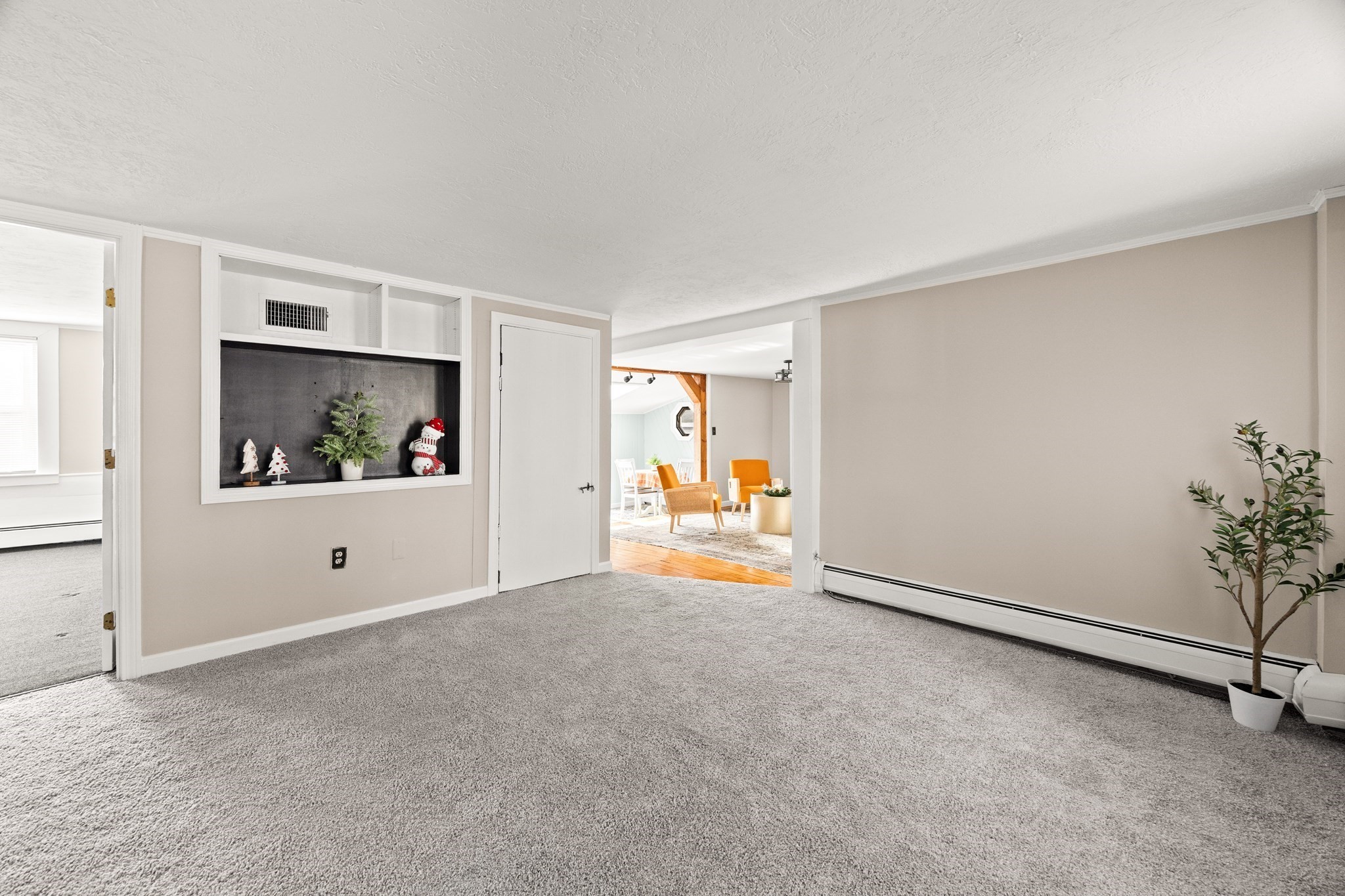 Taunton, Massachusetts, 02780, United States, 4 Bedrooms Bedrooms, ,2 BathroomsBathrooms,Residential,For Sale,2007506