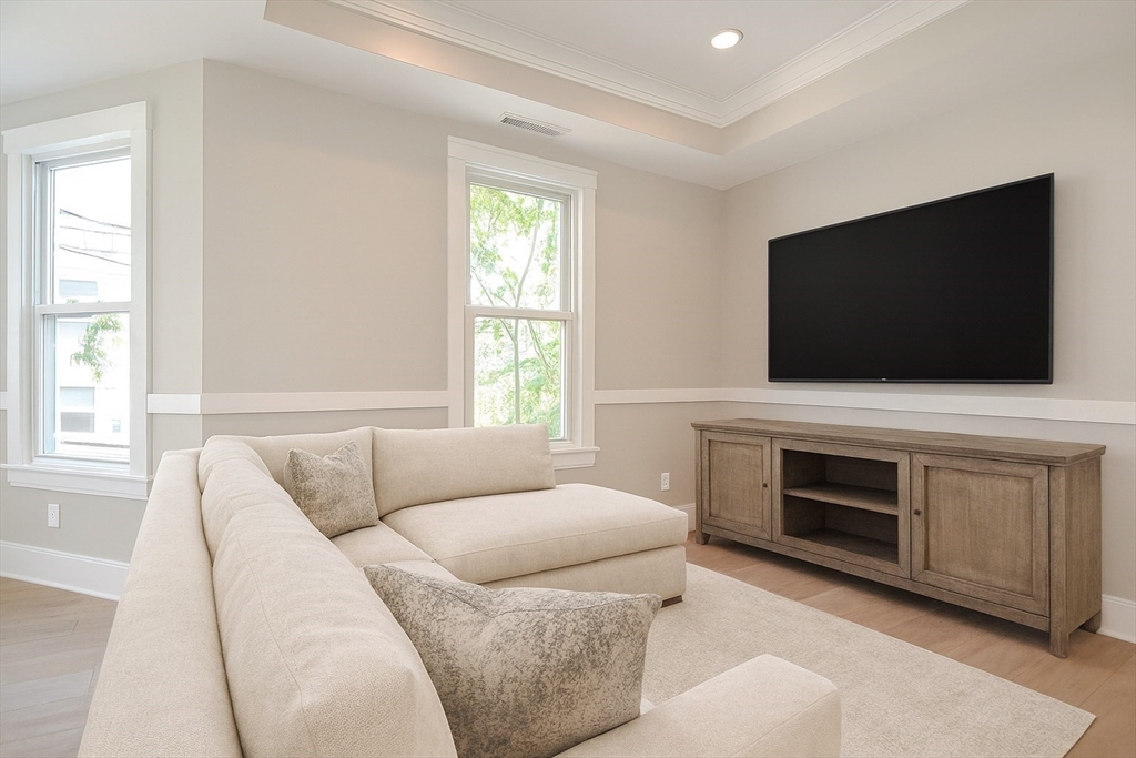 Boston, Massachusetts, 02128, United States, 2 Bedrooms Bedrooms, ,2 BathroomsBathrooms,Residential,For Sale,1964870