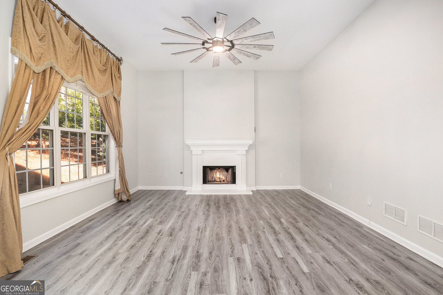 Buford, Georgia, 30518, United States, 4 Bedrooms Bedrooms, ,3 BathroomsBathrooms,Residential,For Sale,1969826