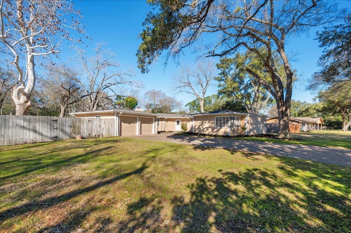 Katy, Texas, 77494, United States, 3 Bedrooms Bedrooms, ,3 BathroomsBathrooms,Residential,For Sale,1977608