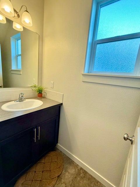 Redmond, Oregon, 97756, United States, 3 Bedrooms Bedrooms, ,3 BathroomsBathrooms,Residential,For Sale,1736801