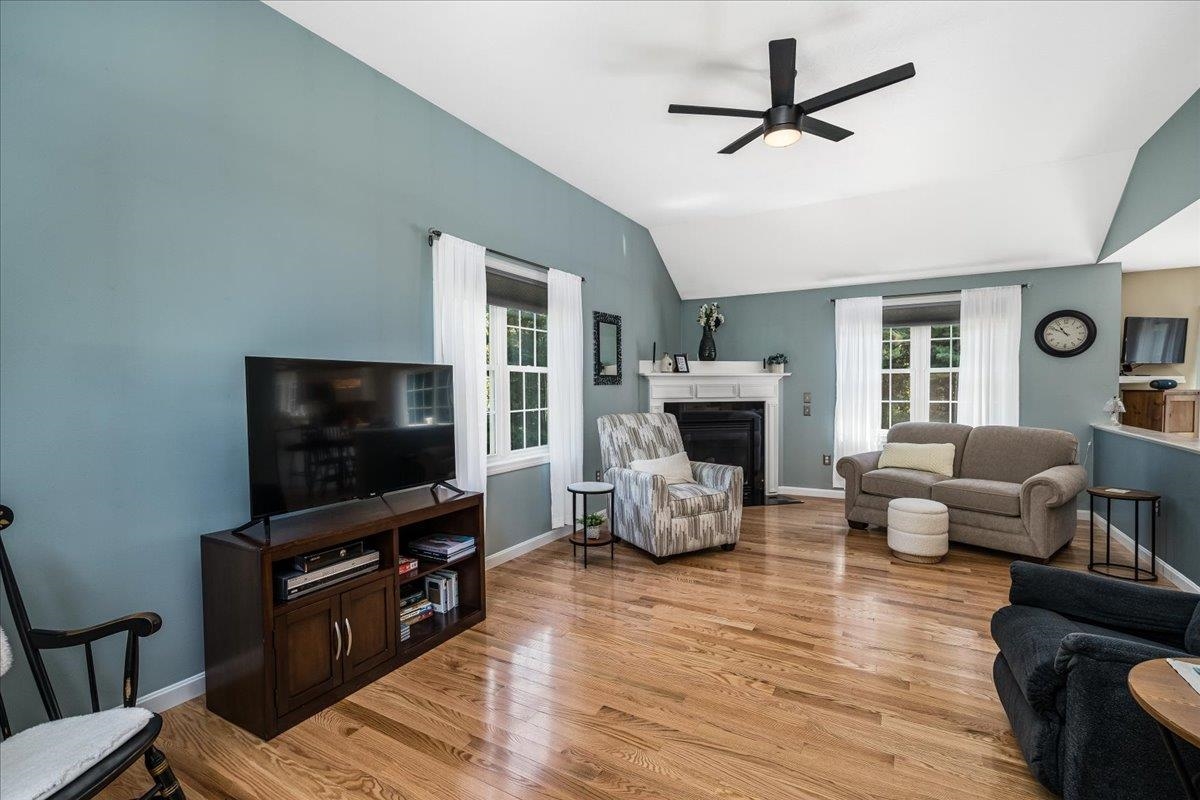 Bedford, New Hampshire, 03110, United States, 4 Bedrooms Bedrooms, ,3 BathroomsBathrooms,Residential,For Sale,1940392
