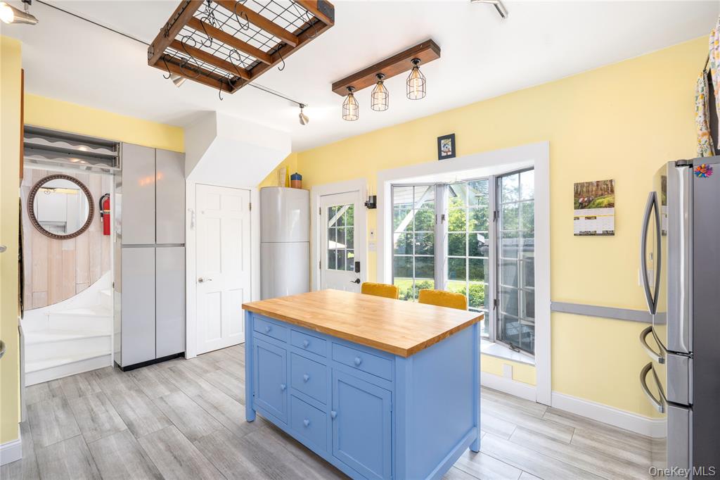 Poughkeepsie, New York, 12601, United States, 4 Bedrooms Bedrooms, ,4 BathroomsBathrooms,Residential,For Sale,2048536