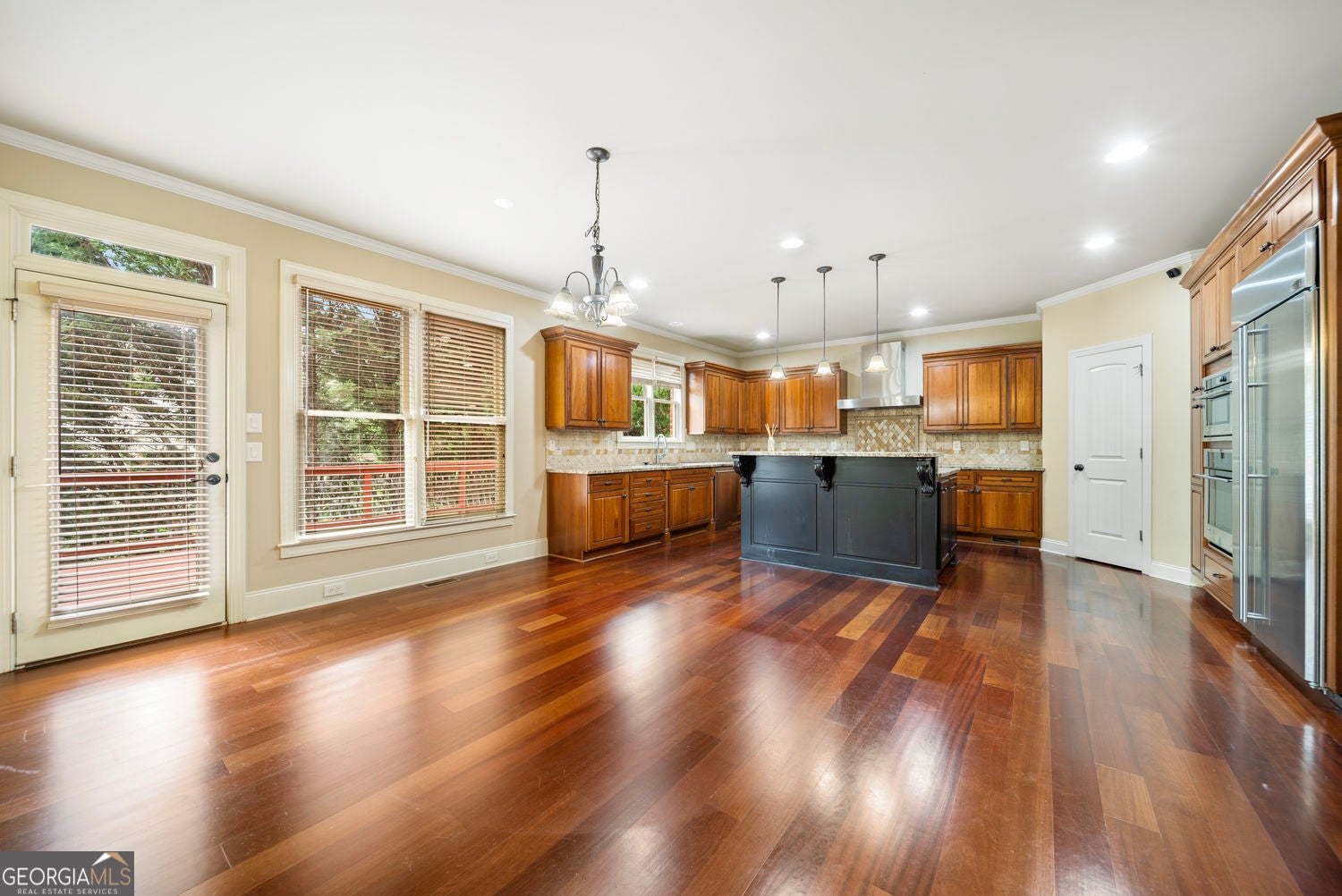 Snellville, Georgia, 30078, United States, 4 Bedrooms Bedrooms, ,5 BathroomsBathrooms,Residential,For Sale,1992513